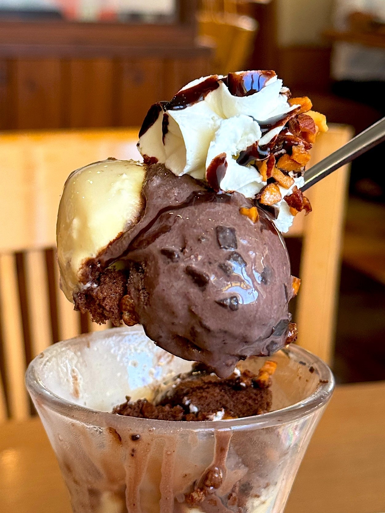 COCO’S（ココス）のおすすめスイーツ「ココスのチョコパフェ」