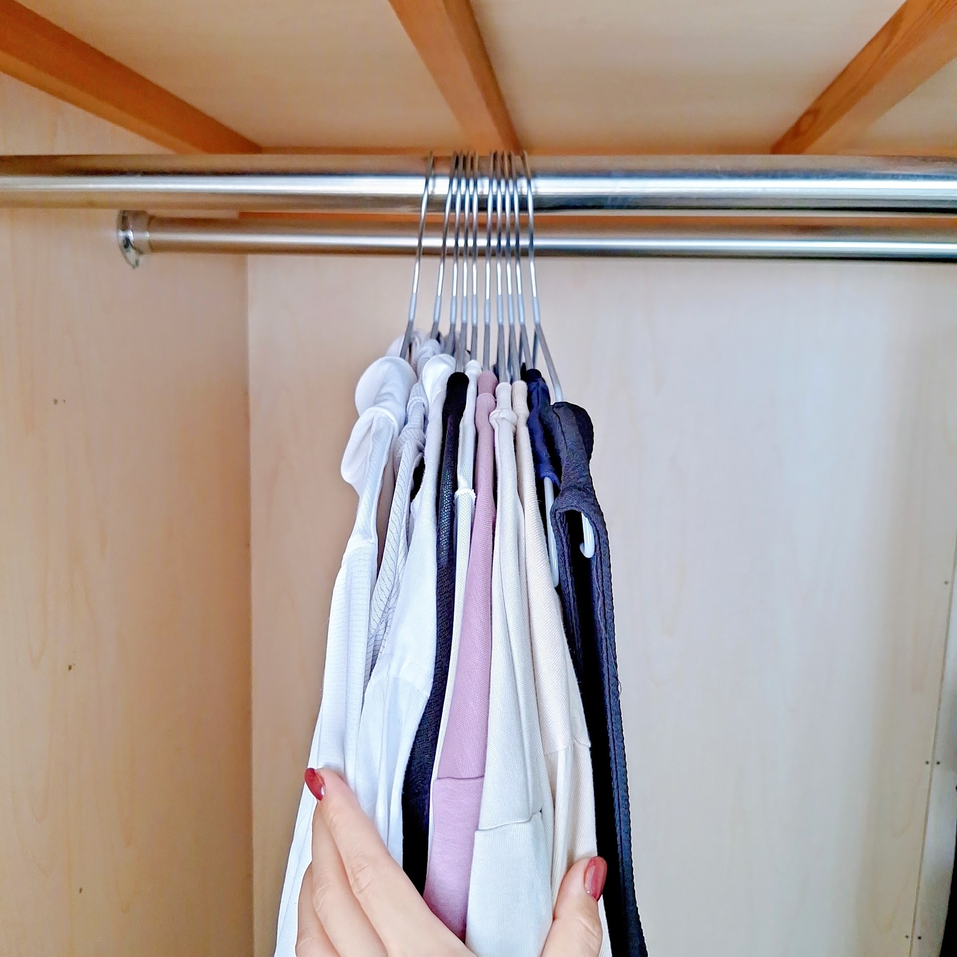 無印良品のおすすめ便利グッズ「すべりにくいハンガー」