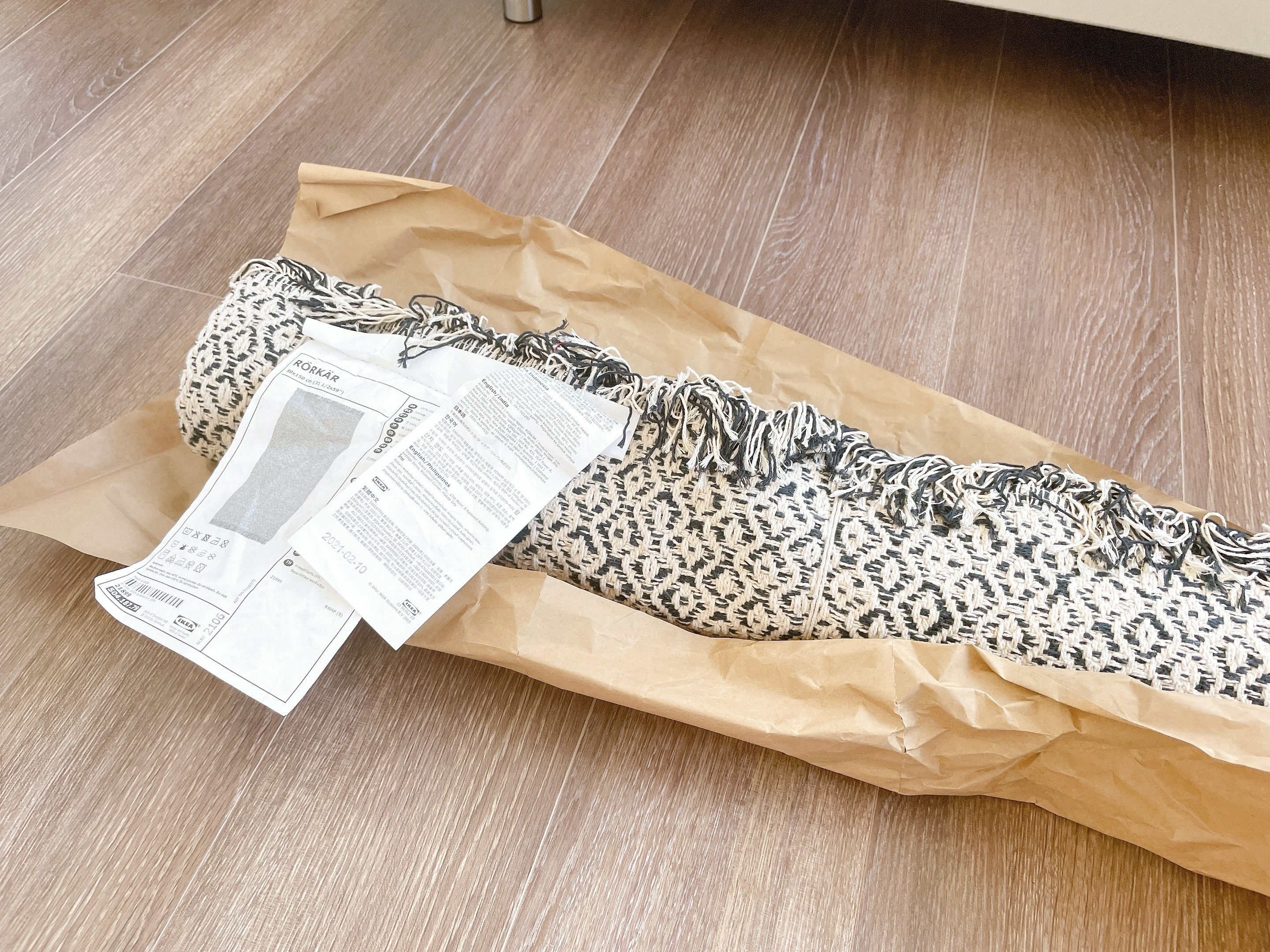 IKEA（イケア）のおしゃれアイテム「RORKAR ロールシェルラグ 平織り」