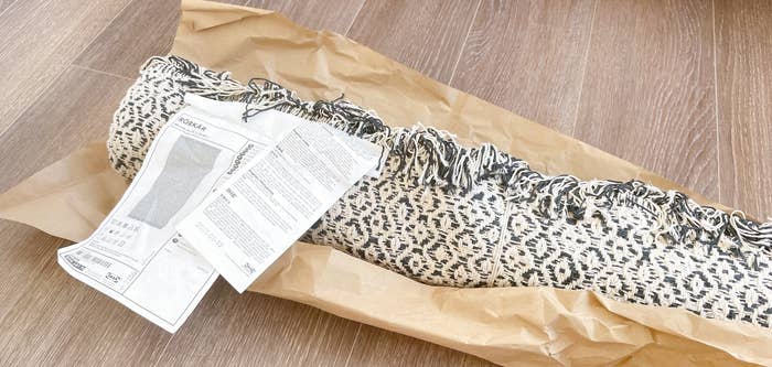 IKEA(イケア)のおしゃれアイテム「RORKAR ロールシェルラグ 平織り」