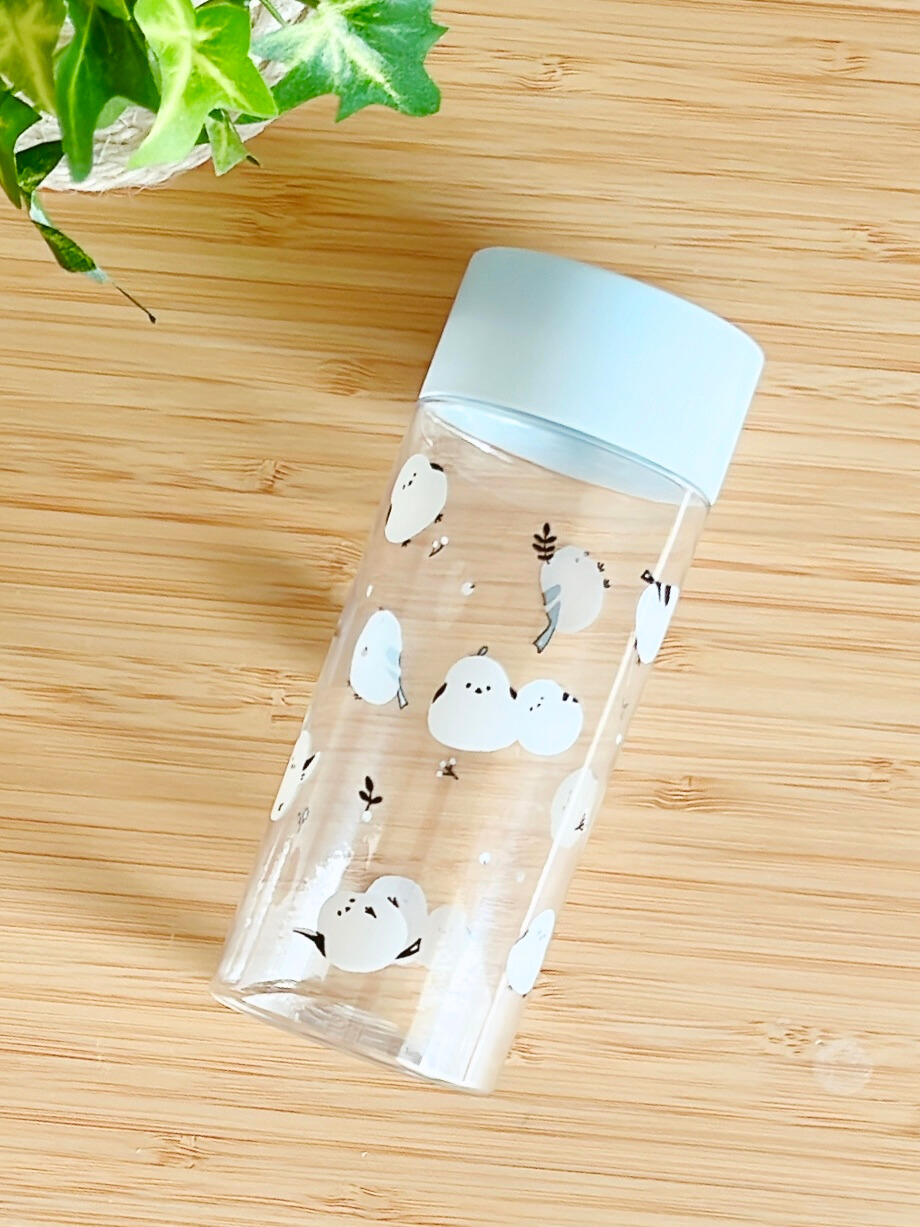 キャンドゥのおすすめアイテム「ドリンクボトル シマエナガ柄」