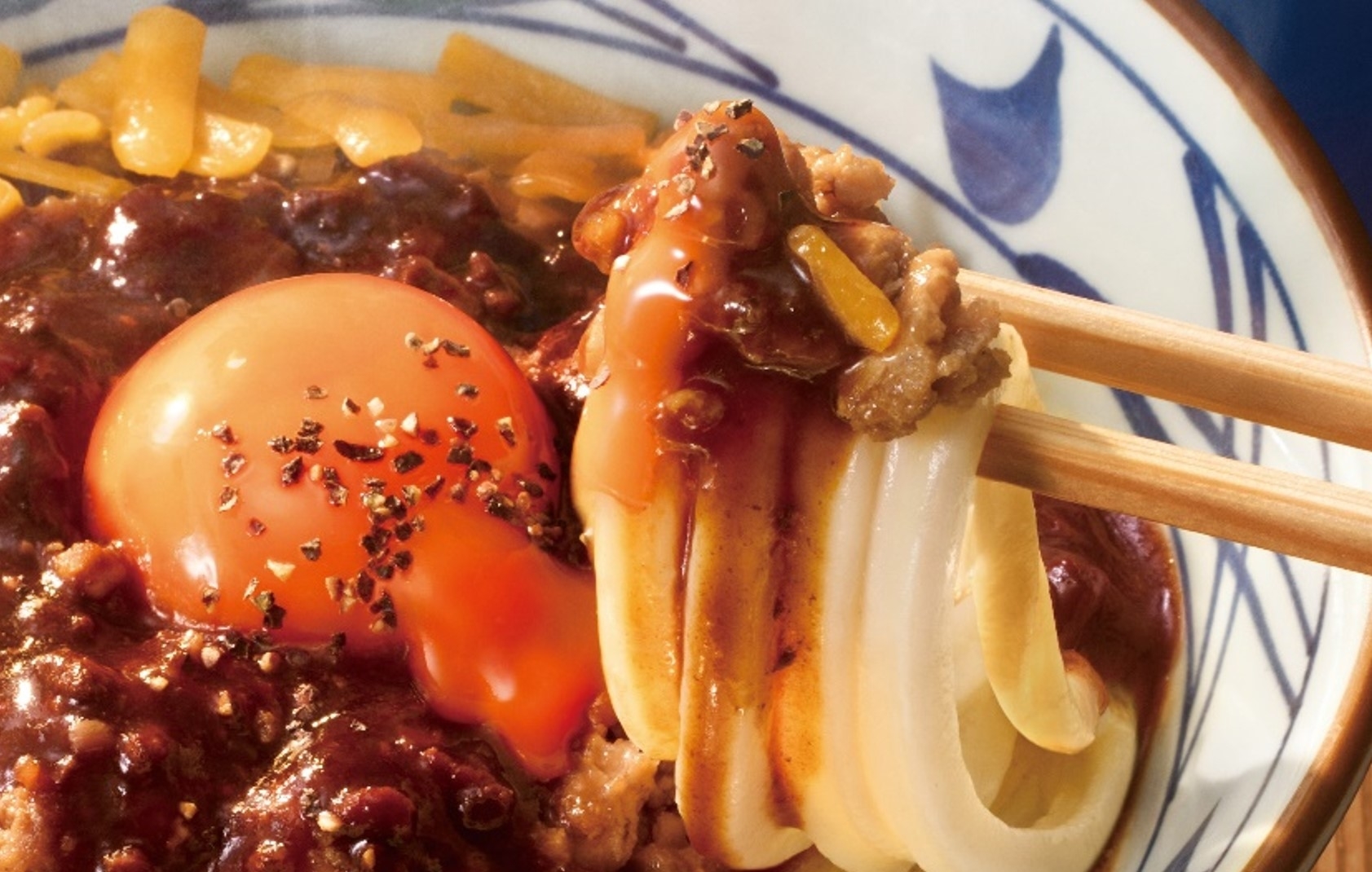 丸亀製麺のお月見うどん 「月見鶏すき焼きぶっかけ」: J-CAST