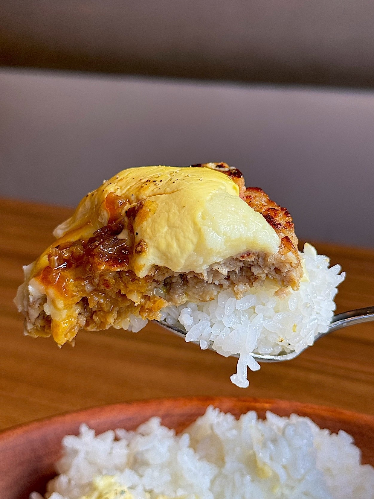 びっくりドンキーのおすすめメニュー「ベーコンエッグベネバーグディッシュ」