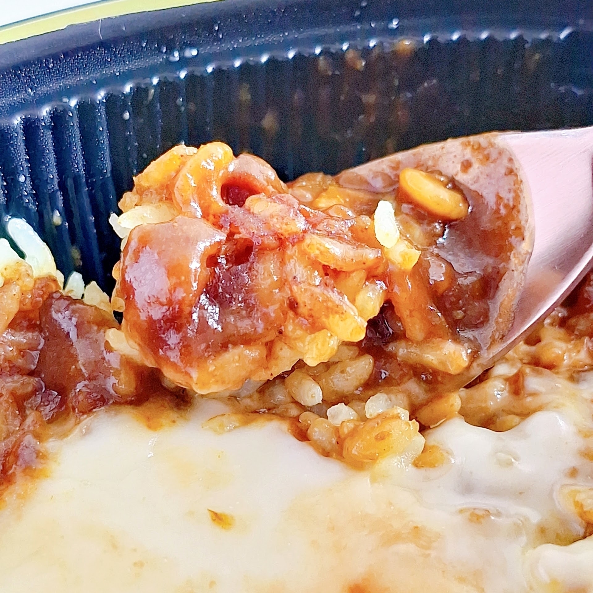 セブンイレブンのおすすめの冷凍食品「7プレミアム チーズカレードリア」