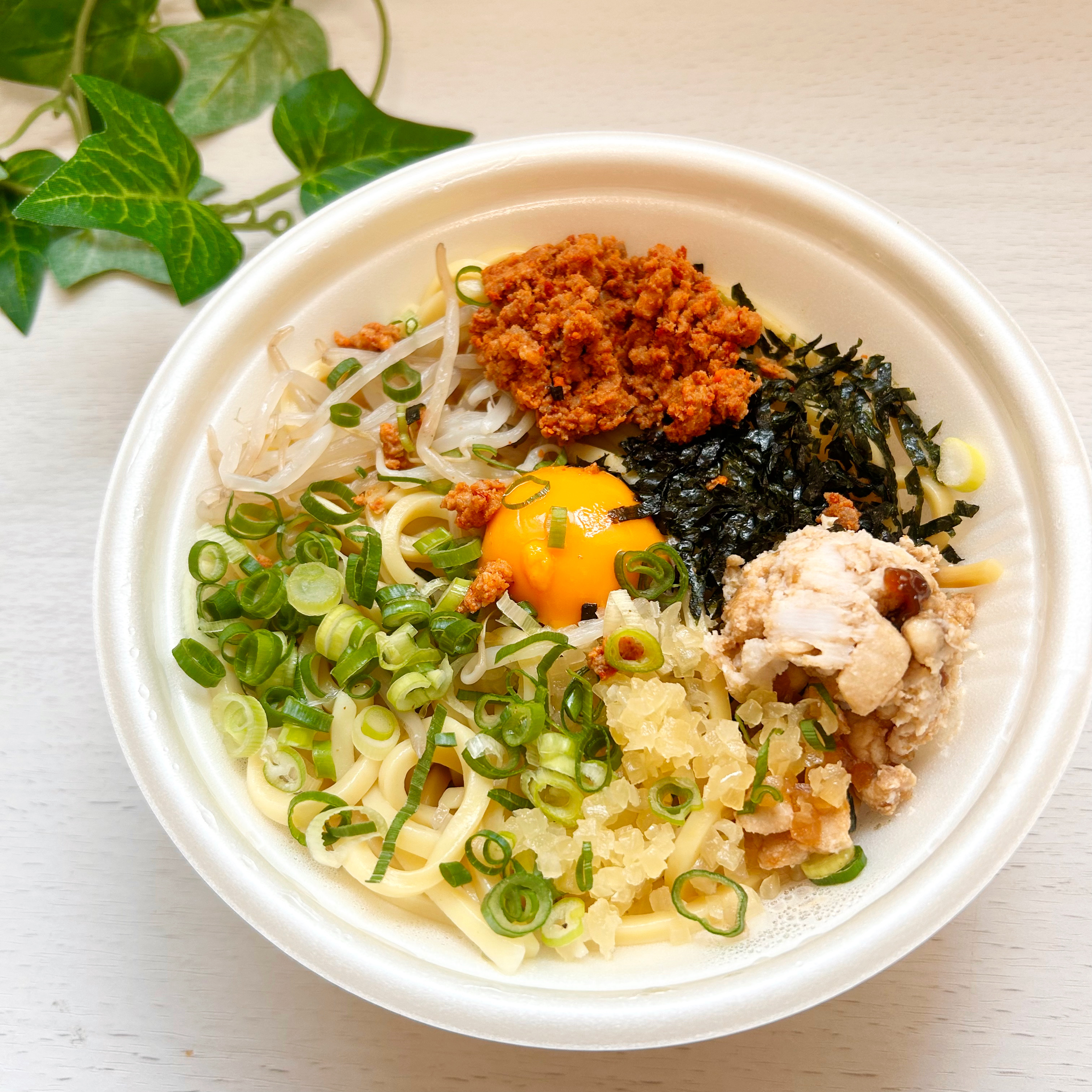 ファミマ】ニンニクやばくて笑っちゃったよ…！ボリューム満点の「背徳