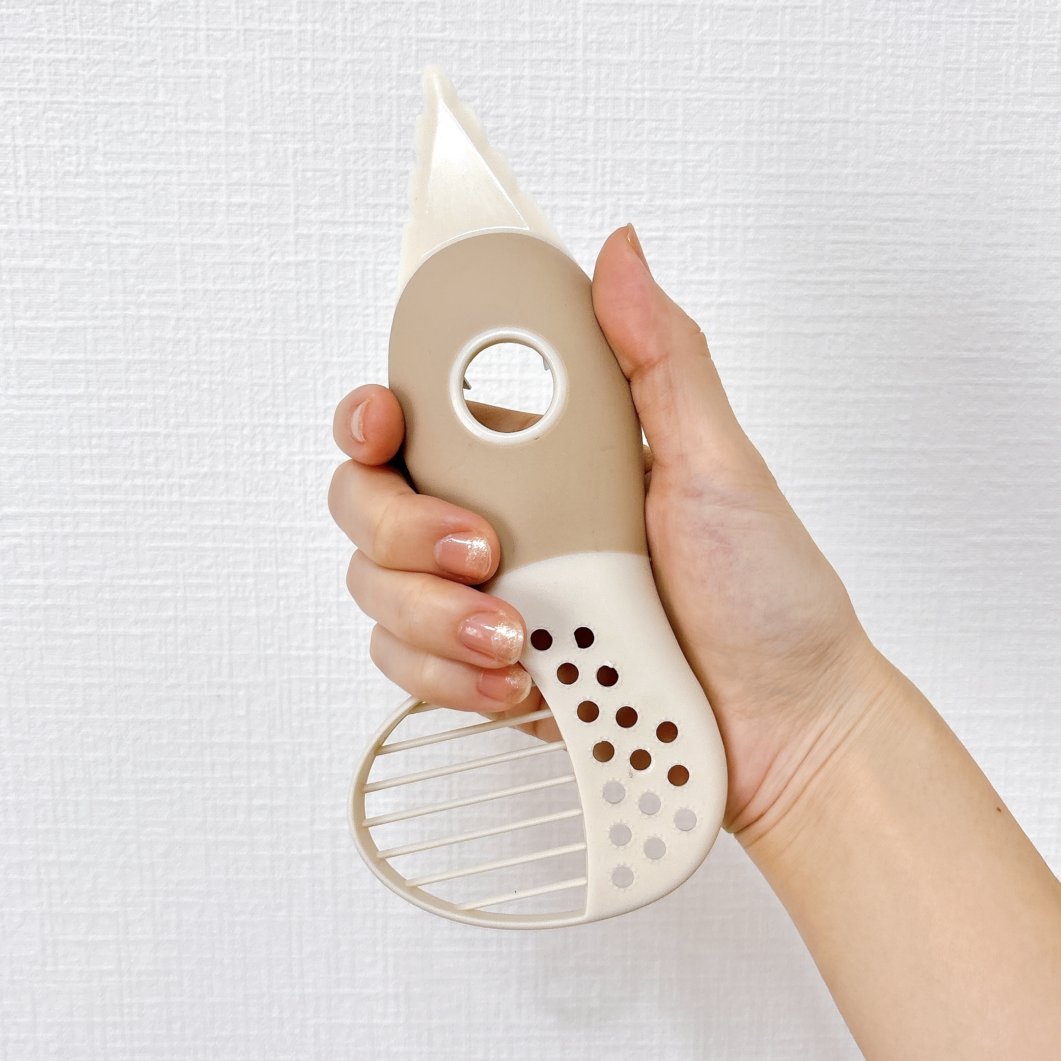 3COINS（スリーコインズ）のおすすめの便利グッズ「アボカドカッター／KITINTO」