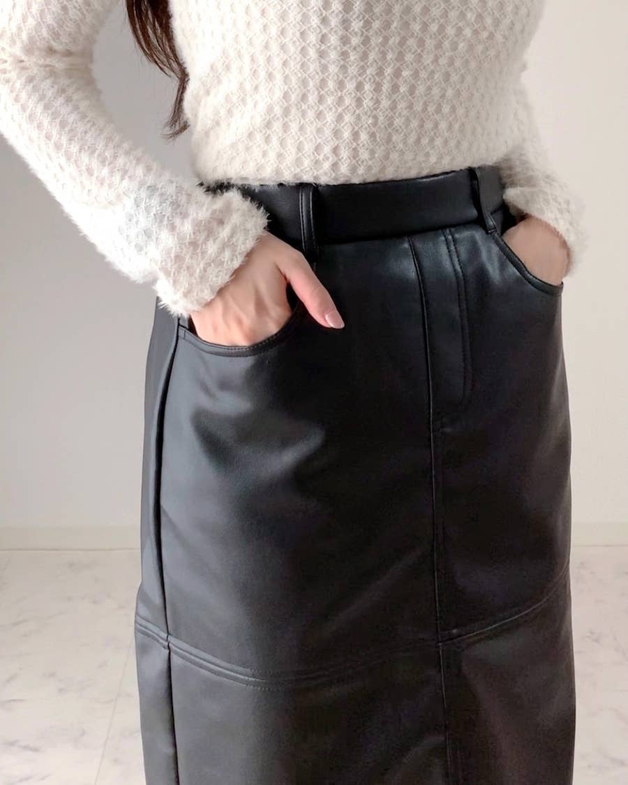 レザースカートお尻画像 しまむら】高級感たっぷりの「レザースカート」が1969円って本気…？細見えするシルエットも最高だし、秋冬はヘビロテ確定です！《着用レビュー》