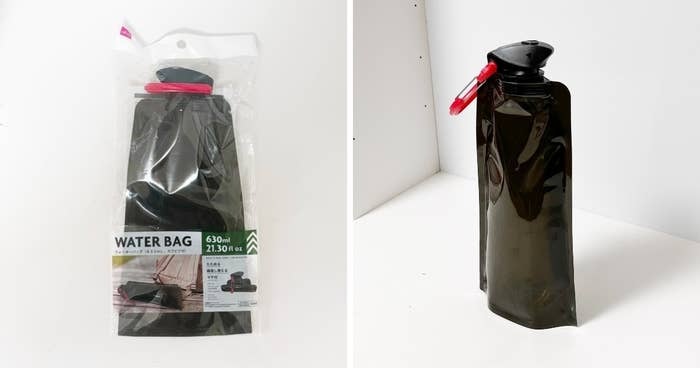 ダイソーのおすすめの便利アイテム「ウォーターバッグ（６３０ｍＬ カラビナ付）」
