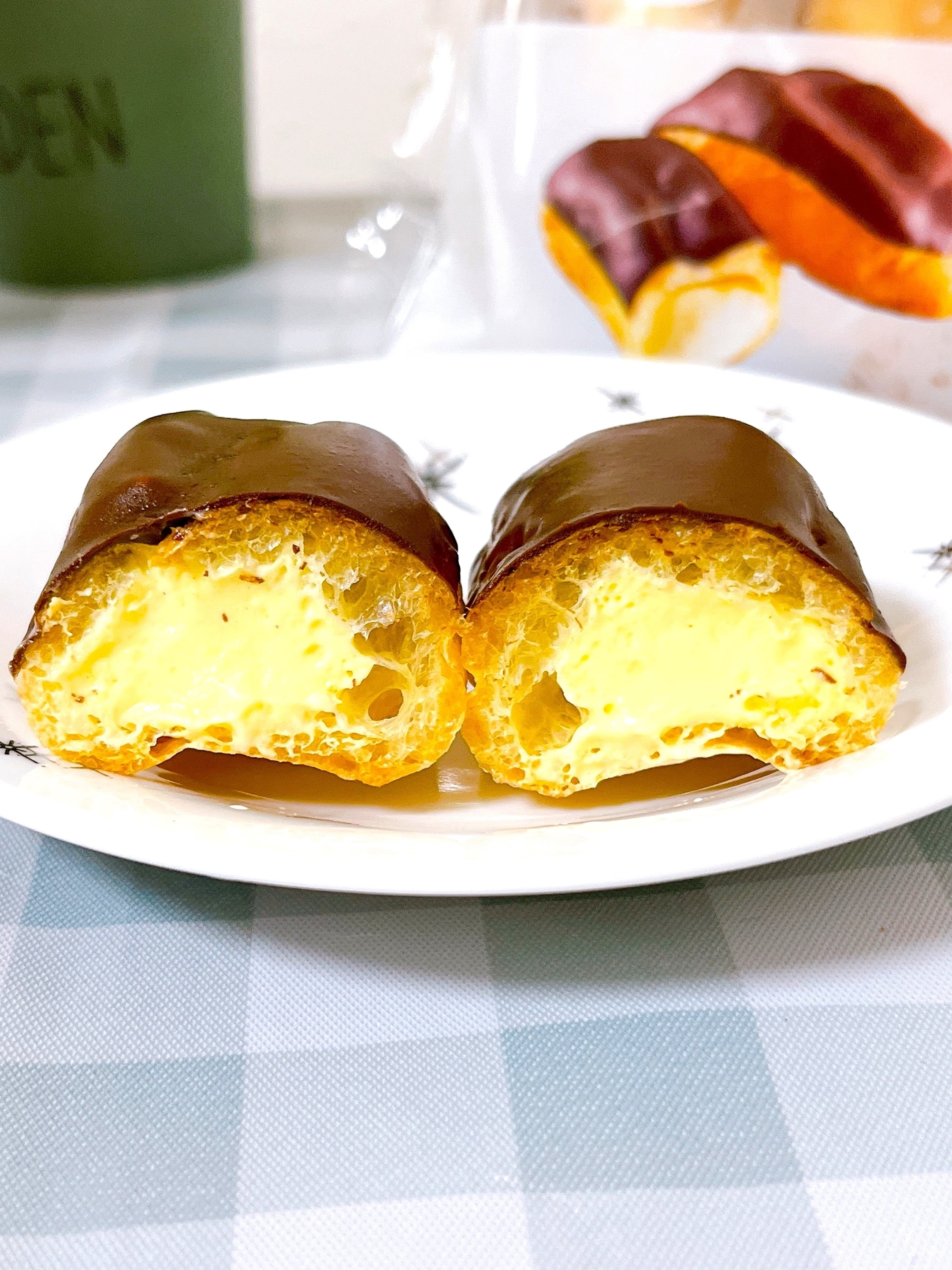 ローソンのおすすめスイーツ「なめらかカスタードのプチエクレア 6個」