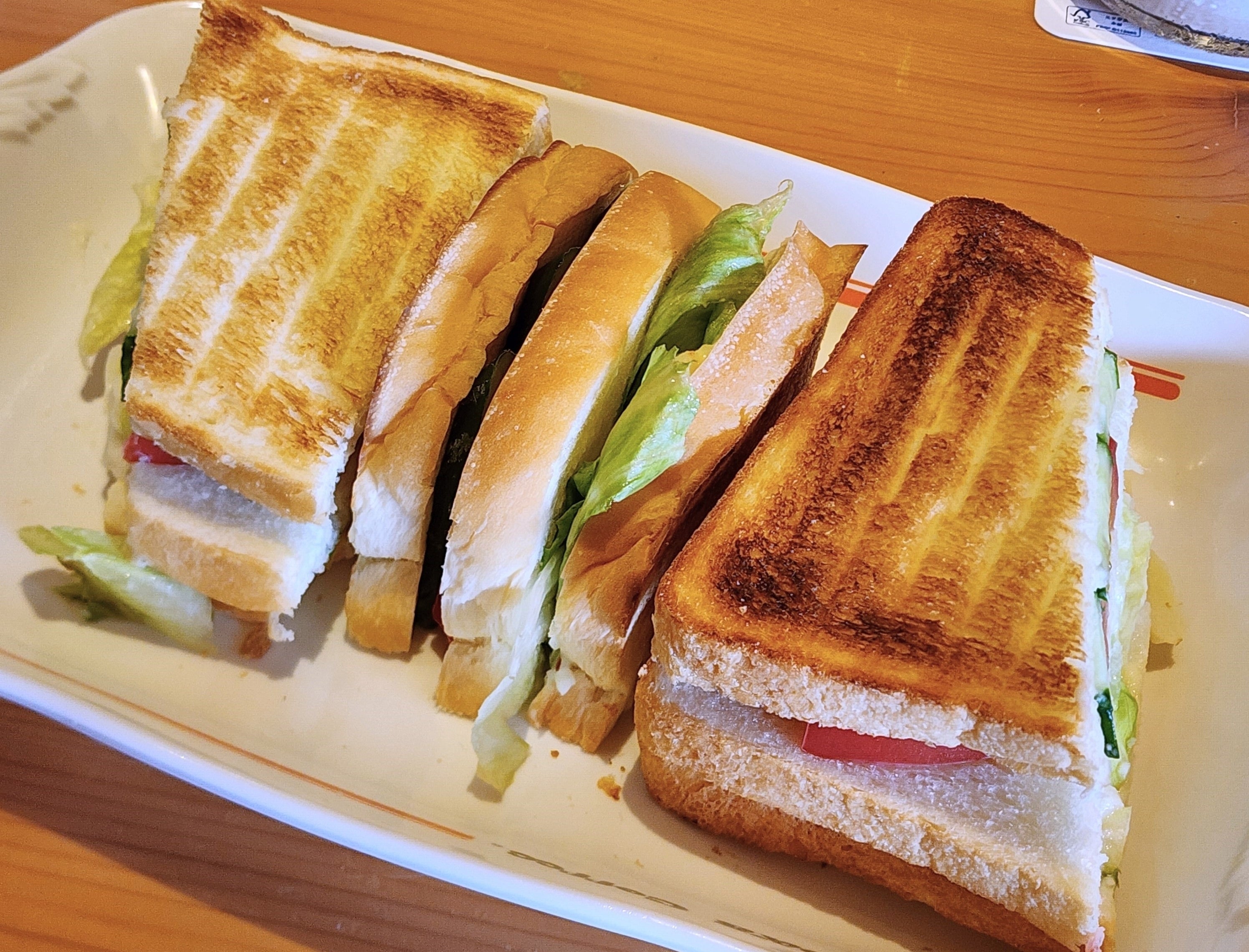 コメダのおすすめフード「ポテサラトースト」