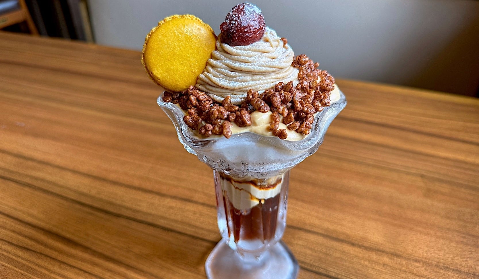 びっくりドンキーのおすすめスイーツ「月見モンブランパフェ」