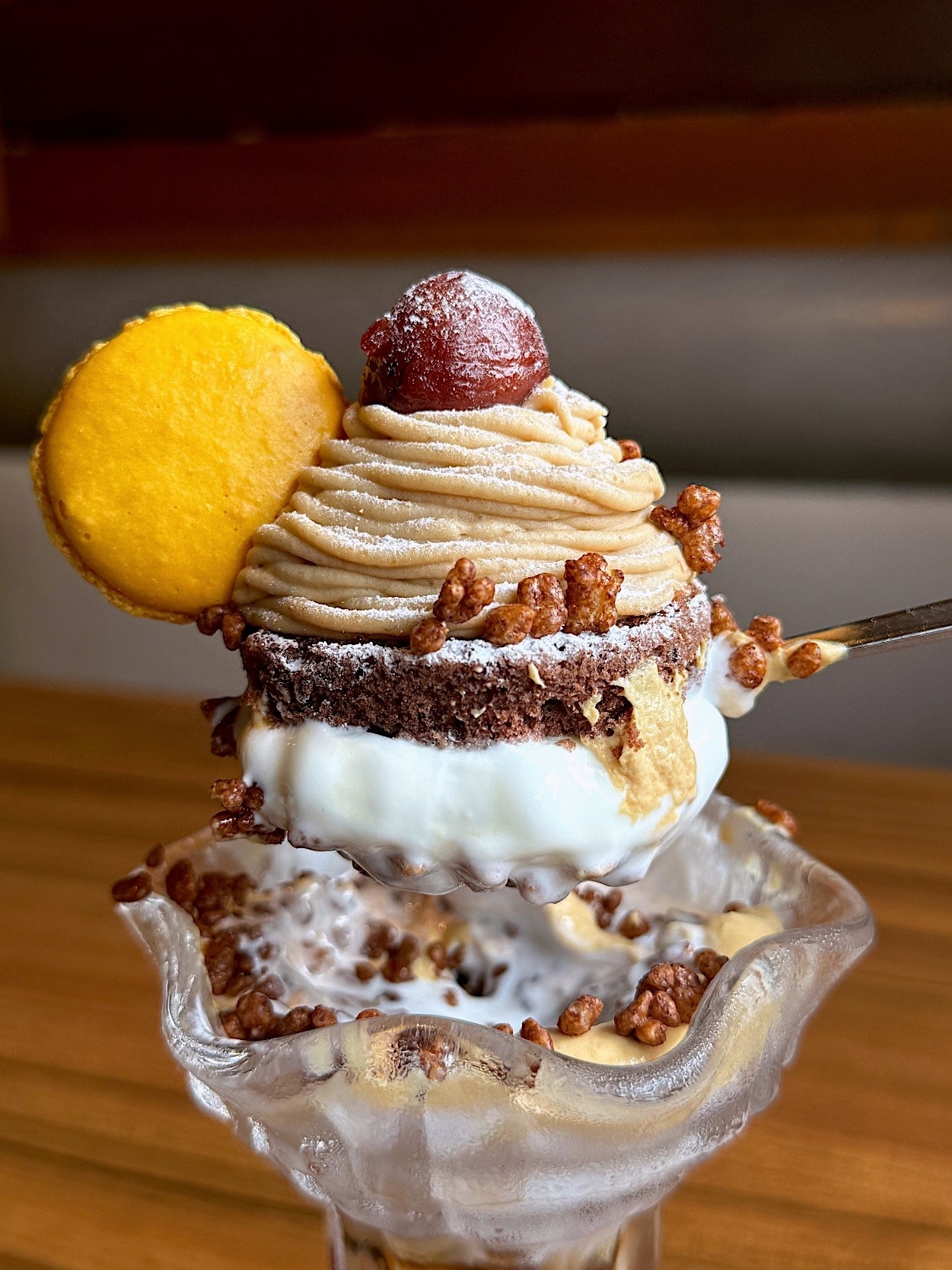 びっくりドンキーのおすすめスイーツ「月見モンブランパフェ」