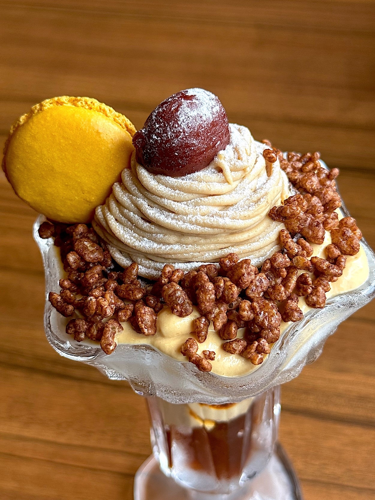 びっくりドンキーのおすすめスイーツ「月見モンブランパフェ」