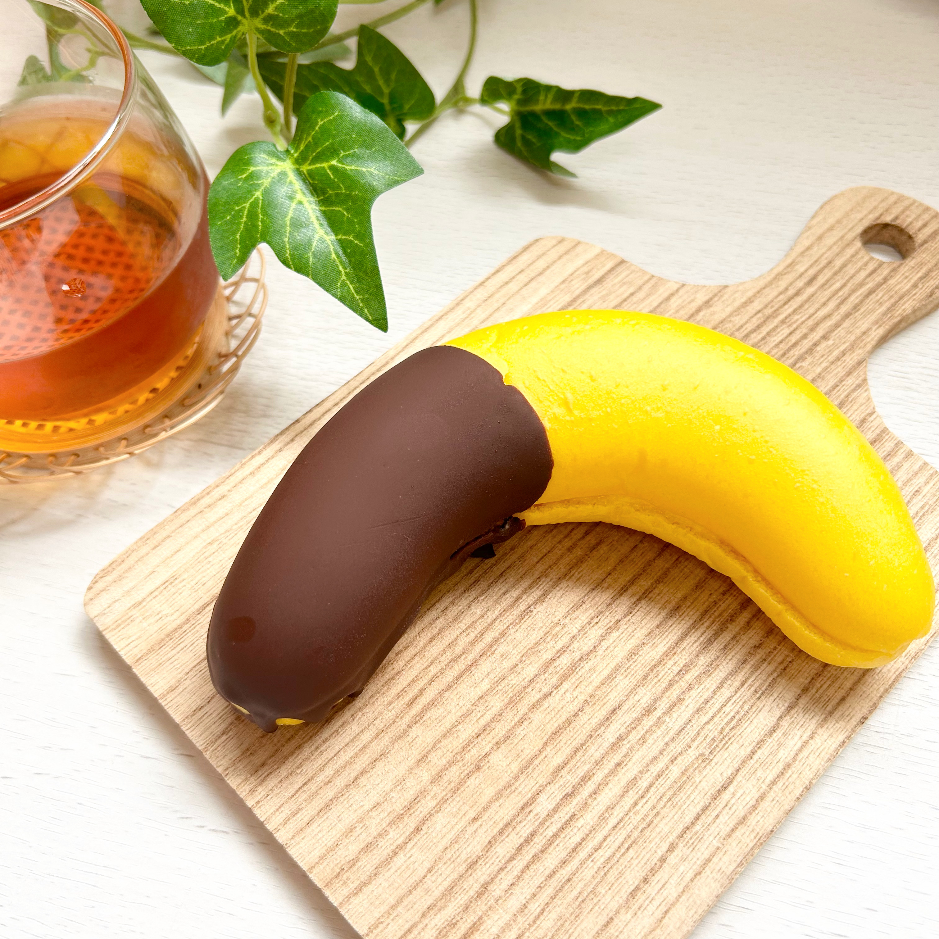 セブン-イレブンの復刻パン「チョコバナナロール2003年」