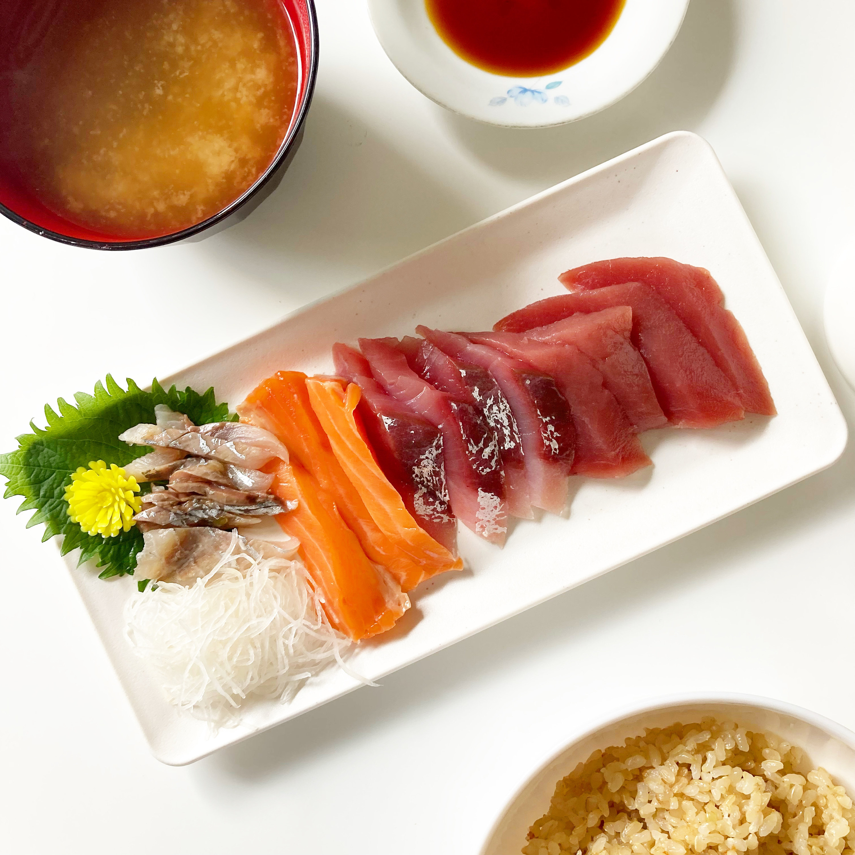 ダイソーのおすすめ食器「和波レンジ食器 長皿25cm×12cm」