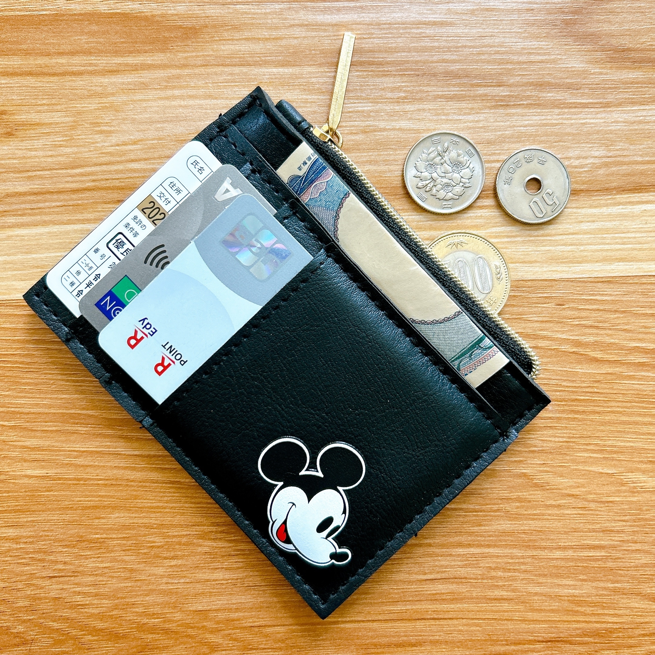 セブン-イレブンのおすすめ雑誌付録「マンハッタンポーテージ×ミッキーのスマホポシェット」