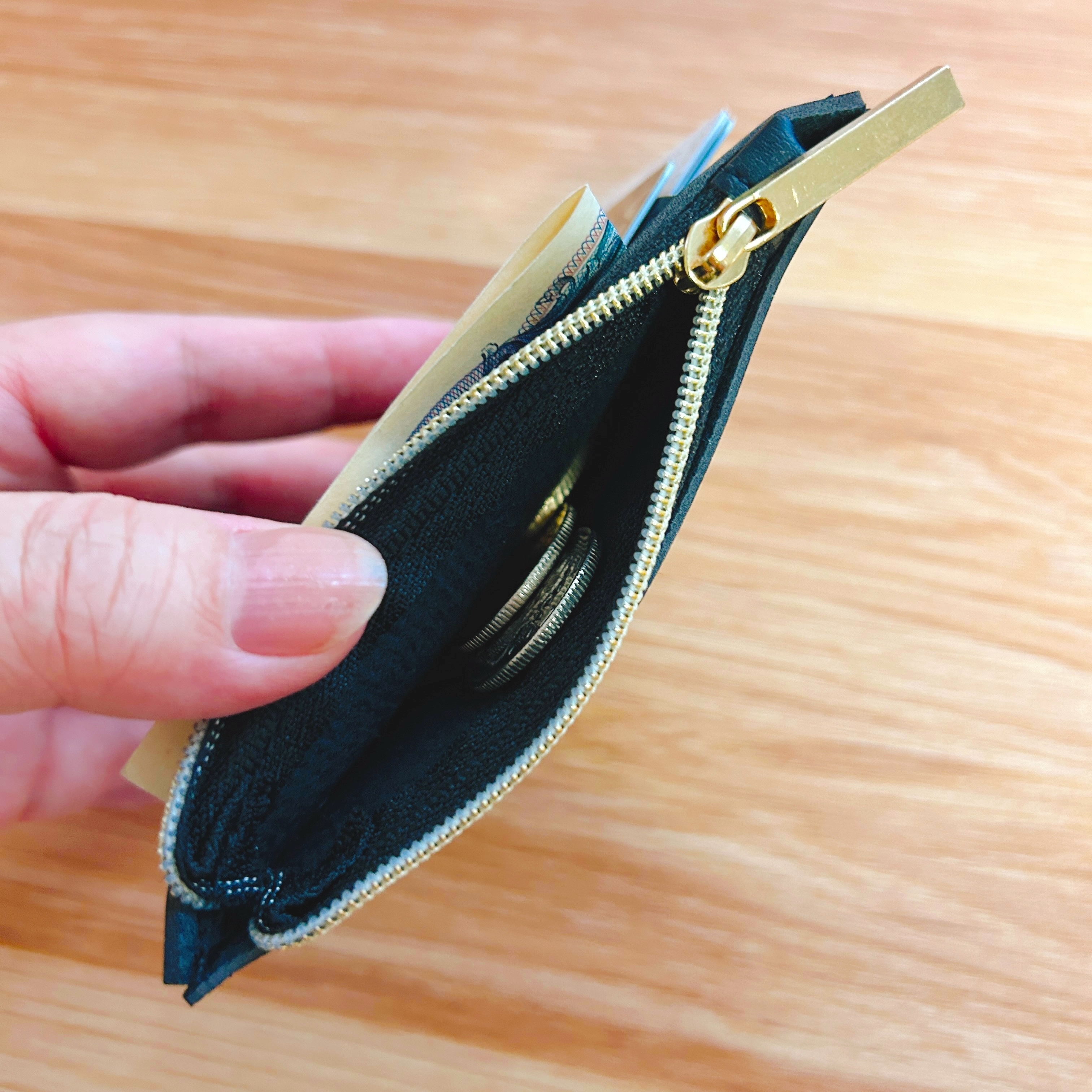 セブン-イレブンのおすすめ雑誌付録「マンハッタンポーテージ×ミッキーのスマホポシェット」