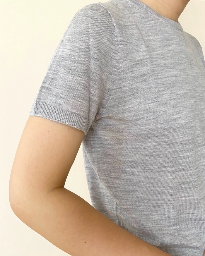 ユニクロのおすすめファッションアイテム「メリノクルーネックセーター」