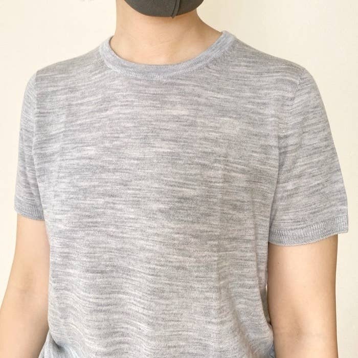 ユニクロのおすすめファッションアイテム「メリノクルーネックセーター」