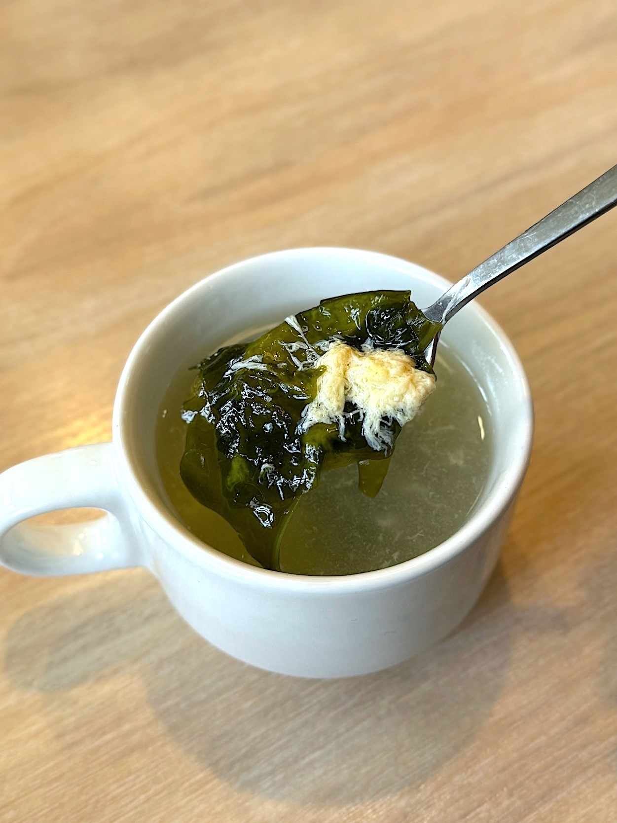 ガストのおすすめメニュー「フルーツヨーグルトボウル＆サラダセット」