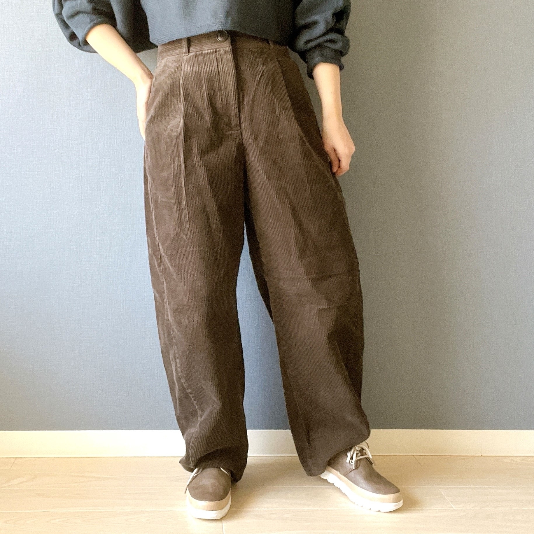 GUのおすすめアイテム「コーデュロイバレルレッグパンツ+EC（丈短め68.0cm）（セットアップ可能）」