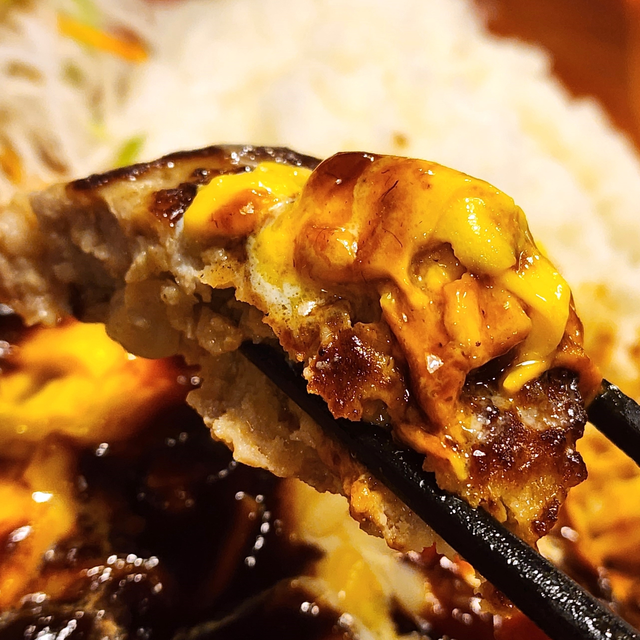 びっくりドンキーのおすすめフード「オムデミチーズバーグディッシュ」