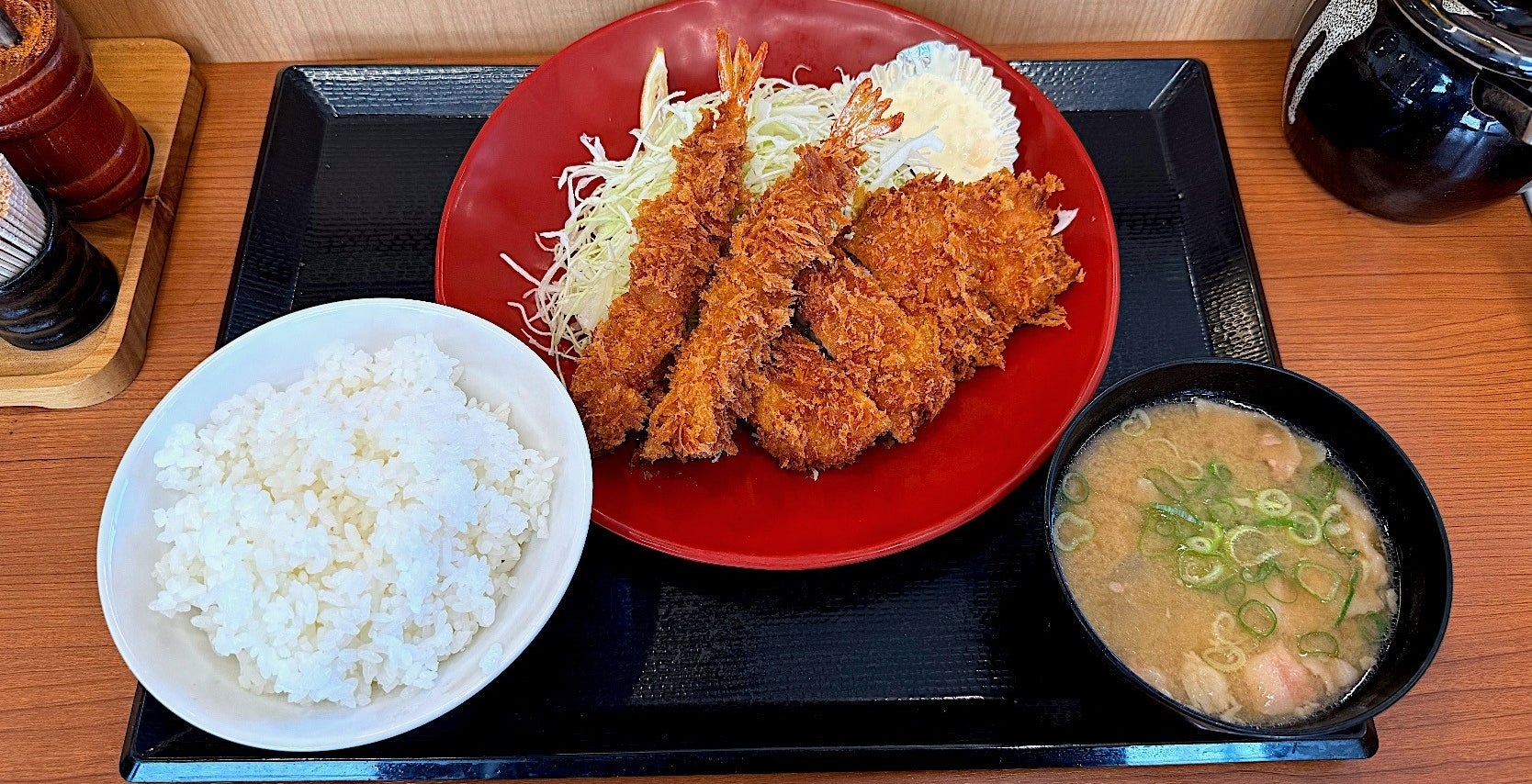 かつやのおすすめメニュー「海老ロースカツ定食」