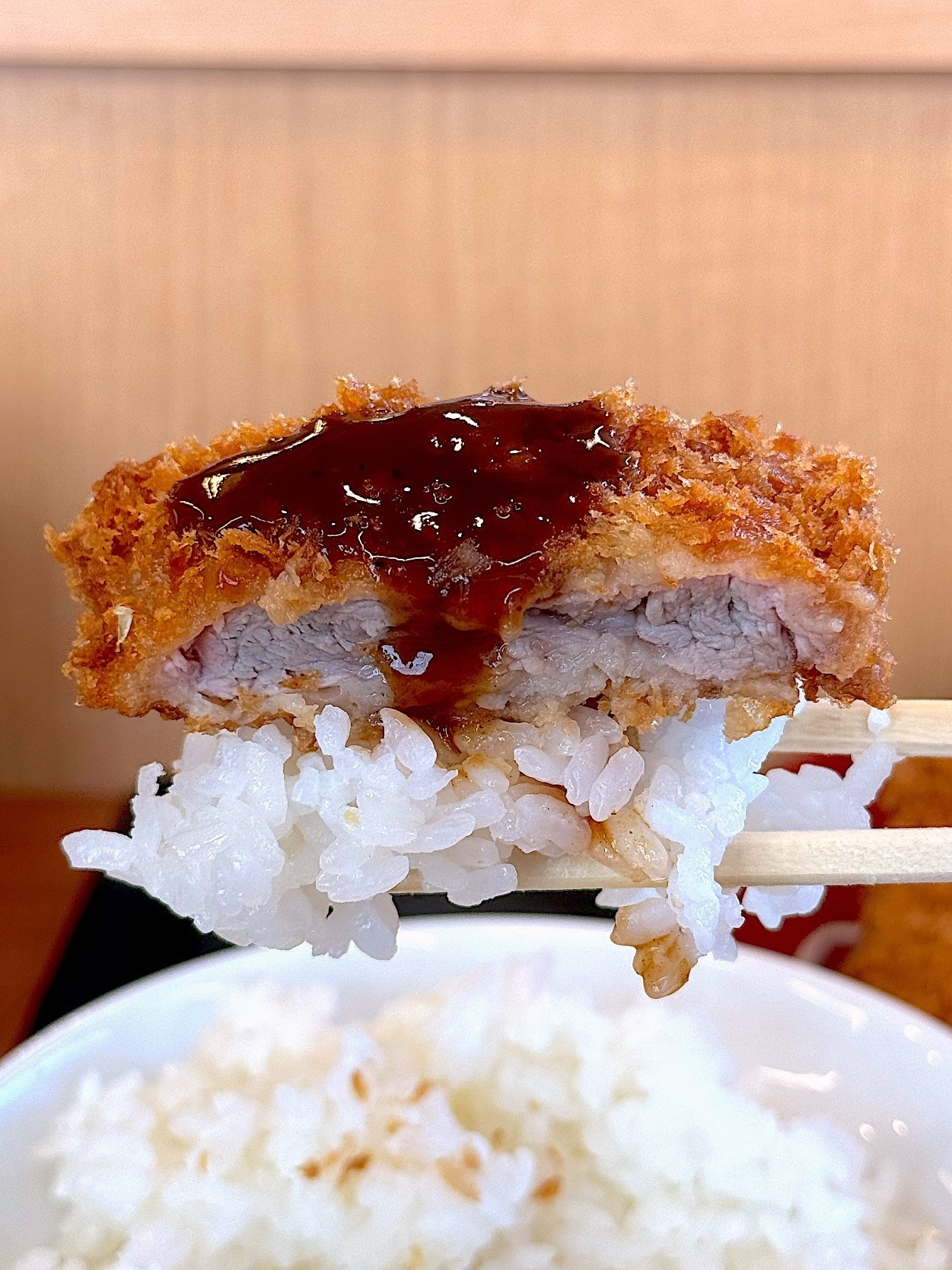 かつやのおすすめメニュー「海老ロースカツ定食」