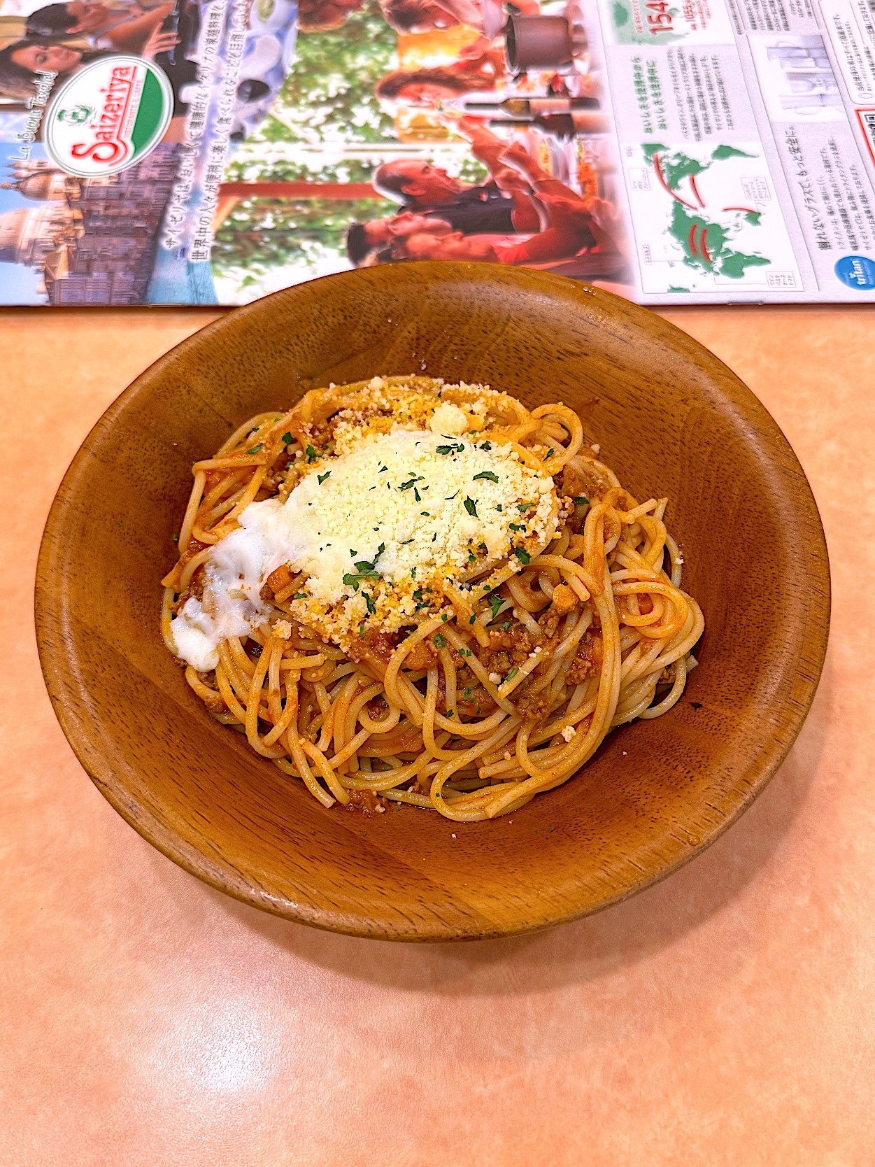 サイゼリヤ】これ食べるために通いたい…！ひき肉たっぷりの「450円パスタ」味もコスパも最高なんです！《実食レビュー》【動画・画像】