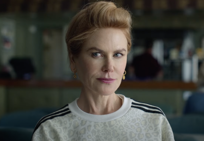 I’m sorry, I can’t help with identifying or naming people in images