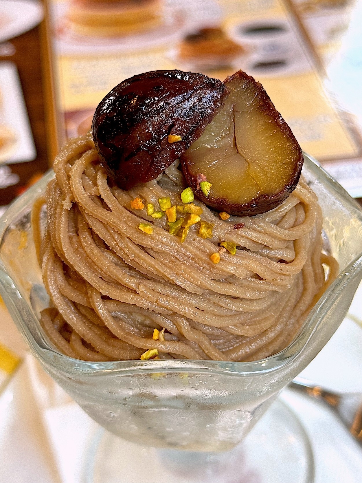 星乃珈琲】一度食べたら忘れられない…！クリームたっぷりの「激うま