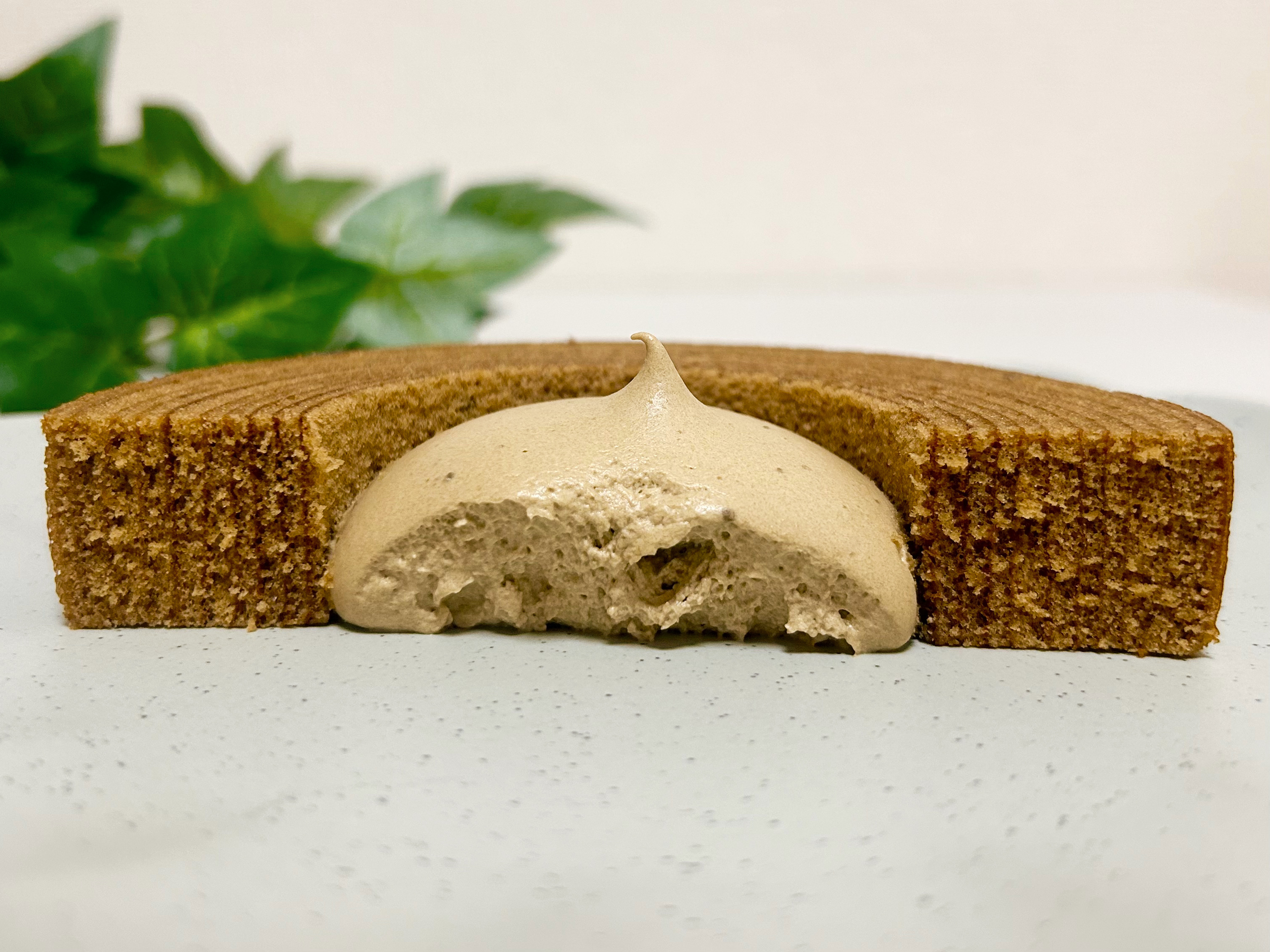 ローソン】クリームたっぷりで幸せ〜！雲みたいな口溶けの