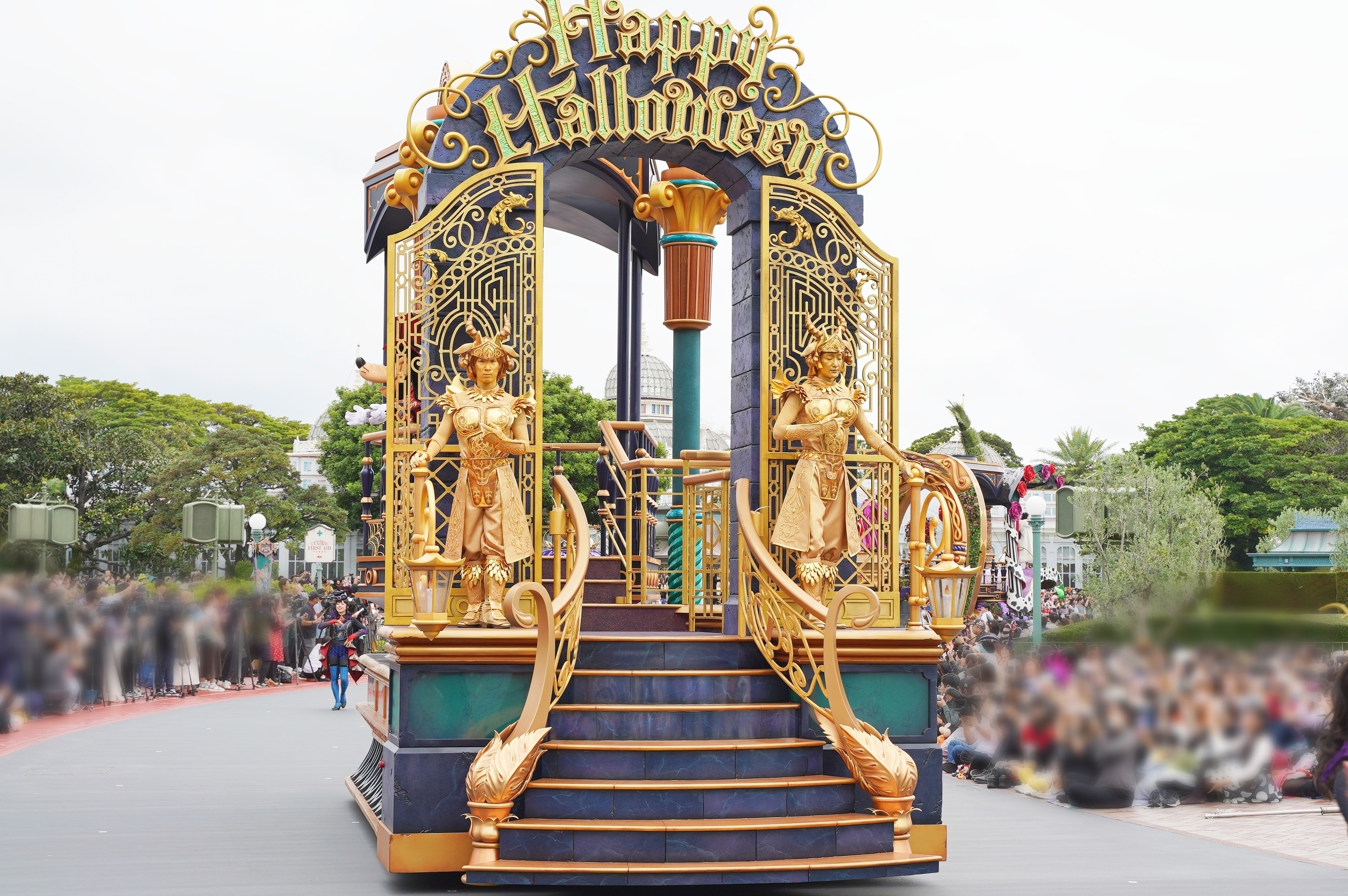 ディズニーランド】今年の「ハロウィーン限定パレード」想像してた100