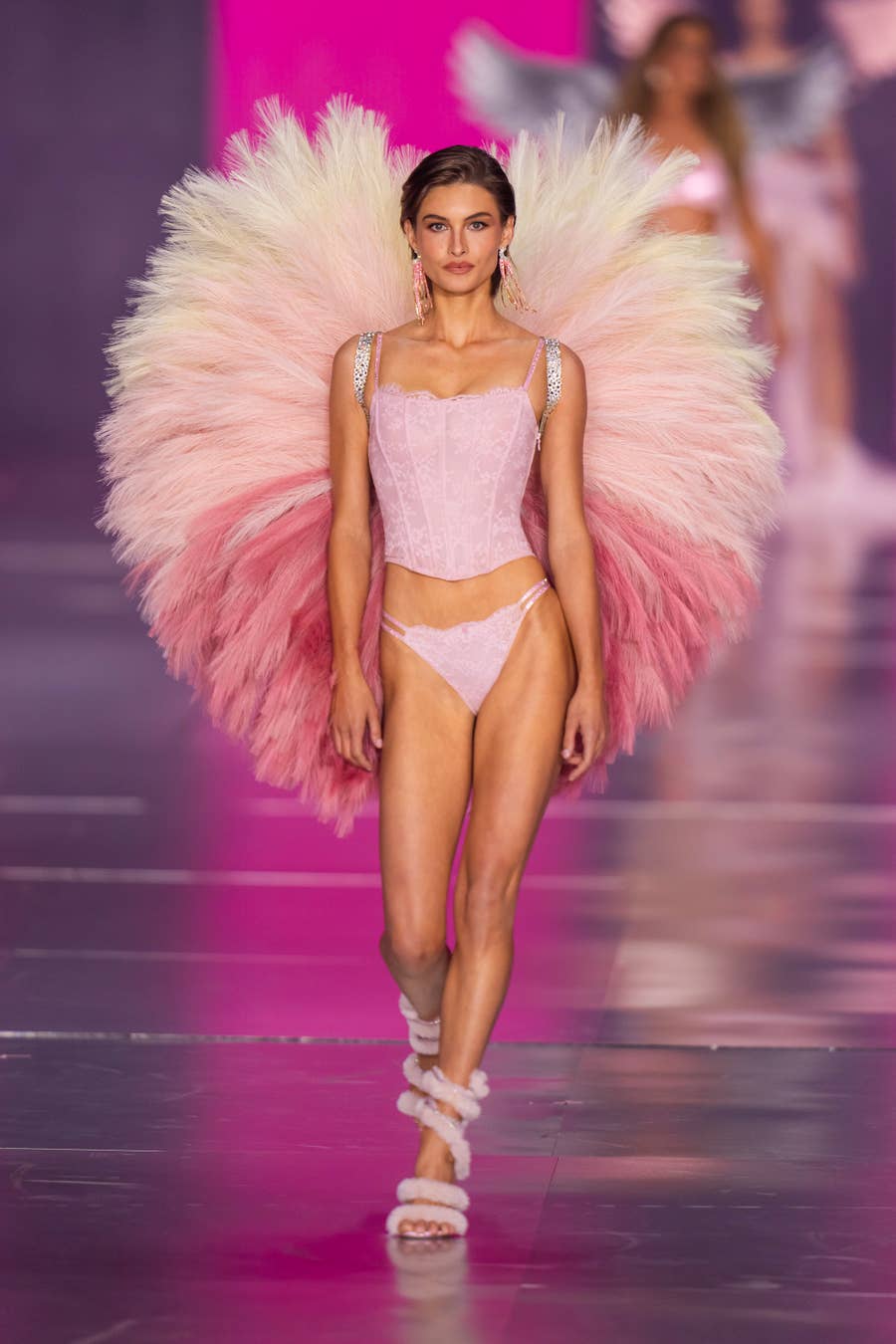 Victoria's Secret Fashion Show 2024 Model Lineup, image size:900x1350