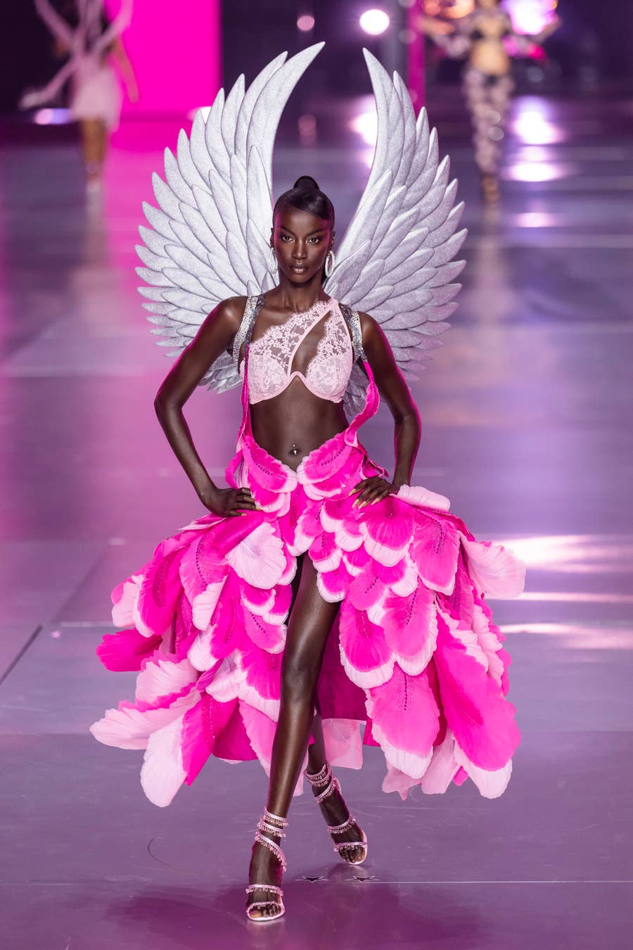 Victoria's Secret Fashion Show 2024 Model Lineup, image size:900x1350