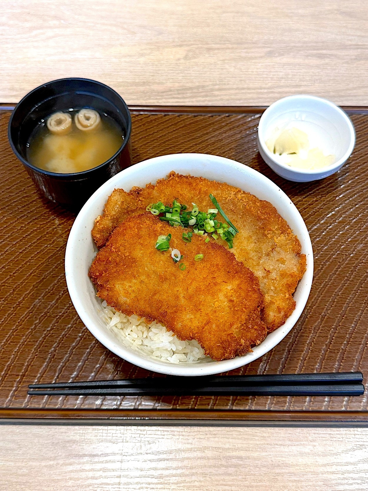 ガストのおすすめメニュー「たれカツ丼」