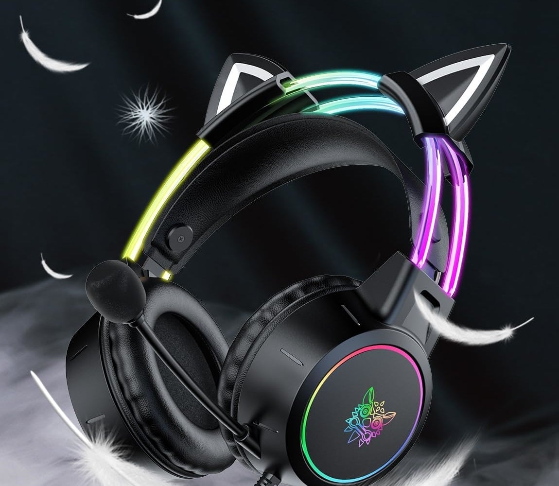 Headset with cat ears and microphone, featuring ergonomic design, lightweight, and cooling gel ear cups. Suitable for reducing head pressure