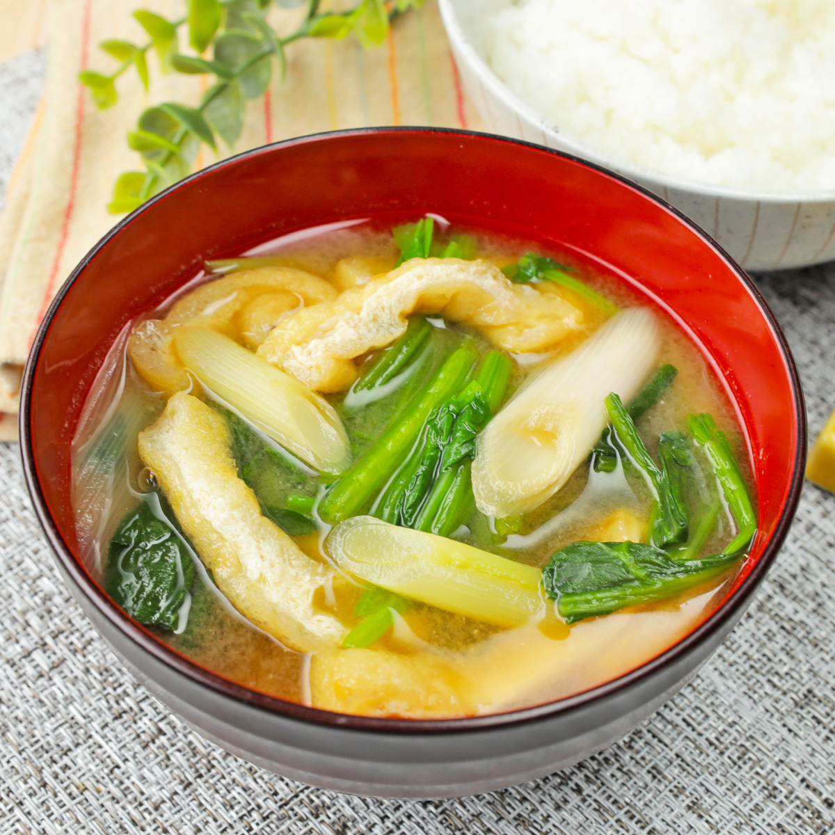 いつものみそ汁が料亭の味に】コクと旨味がアップ！みそ汁の格上げ裏技