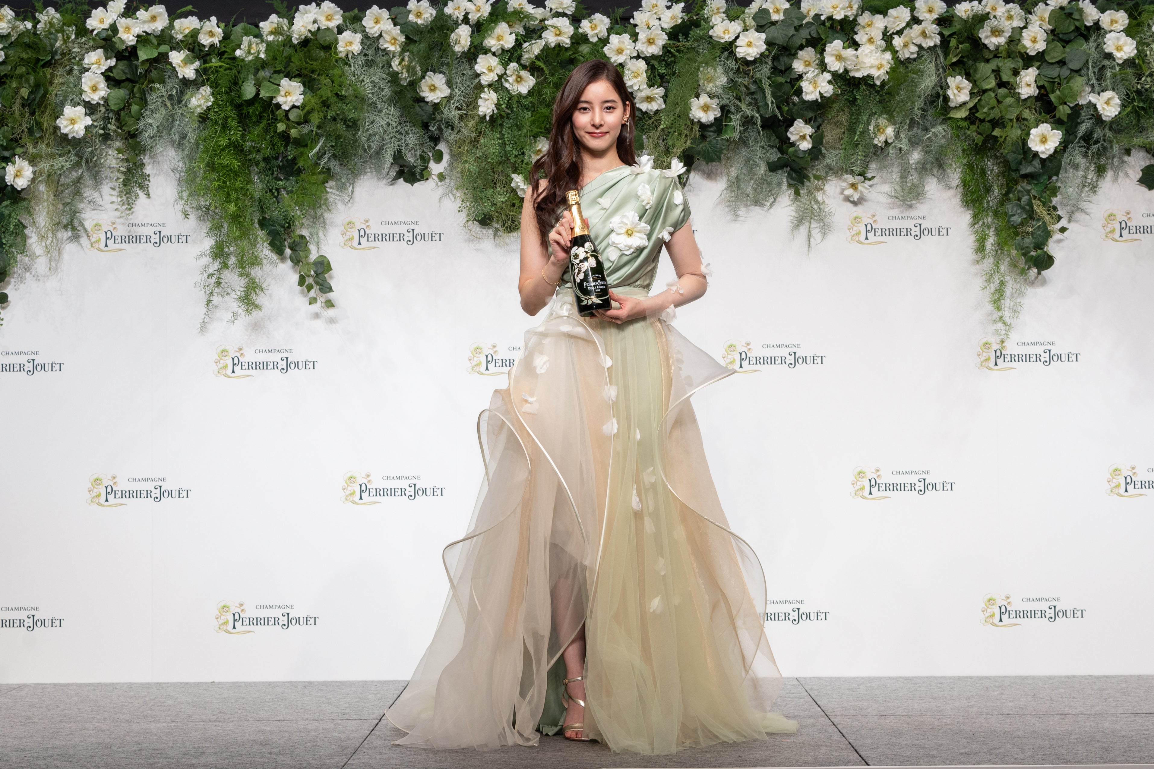新木優子が「ペリエ ジュエ」アンバサダーに就任。「大地を感じつくす