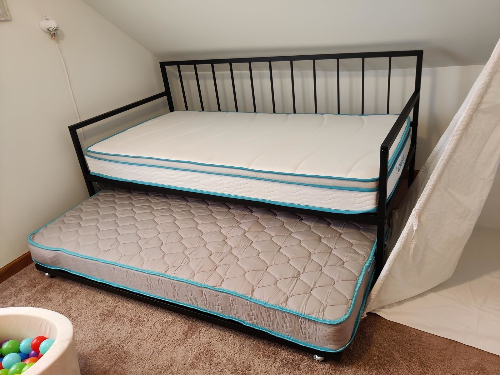 Bottom trundle bed frame top