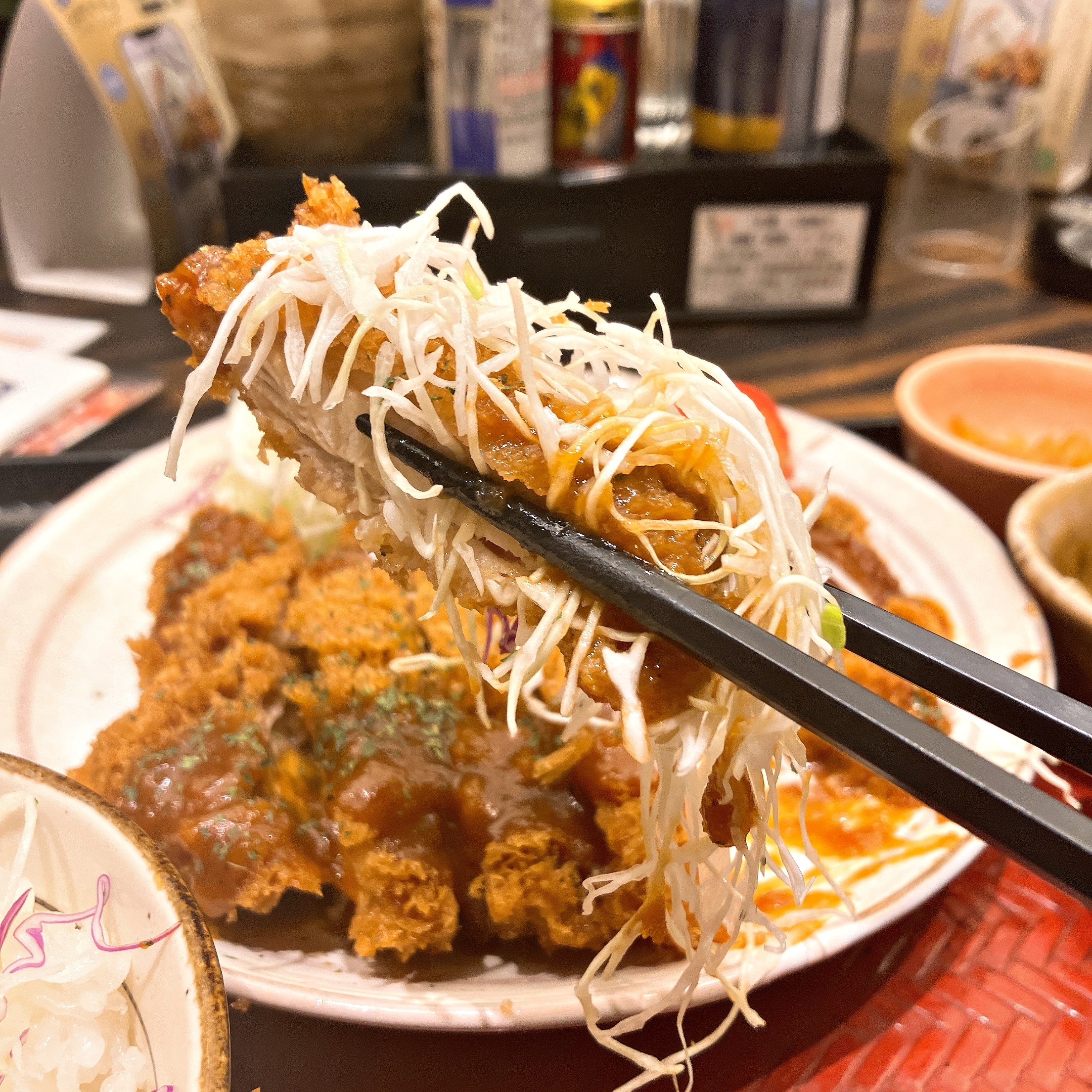 大戸屋】これが1人前ってウソでしょ…！チキンカツが12枚乗った「鬼盛り