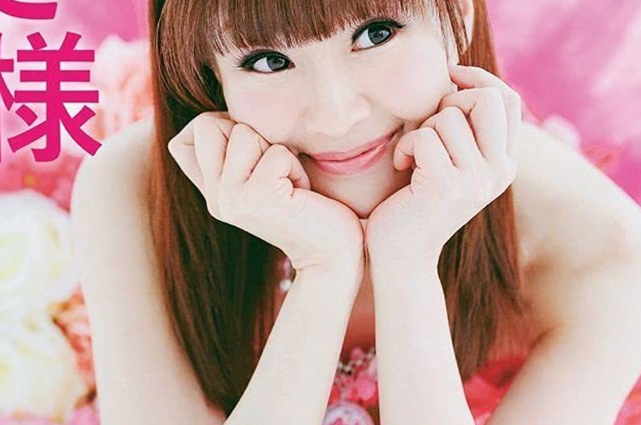 さゆり、ミニ丈ドレス姿に「お姫様みたい」「リアルシンデレラ」と絶賛の声