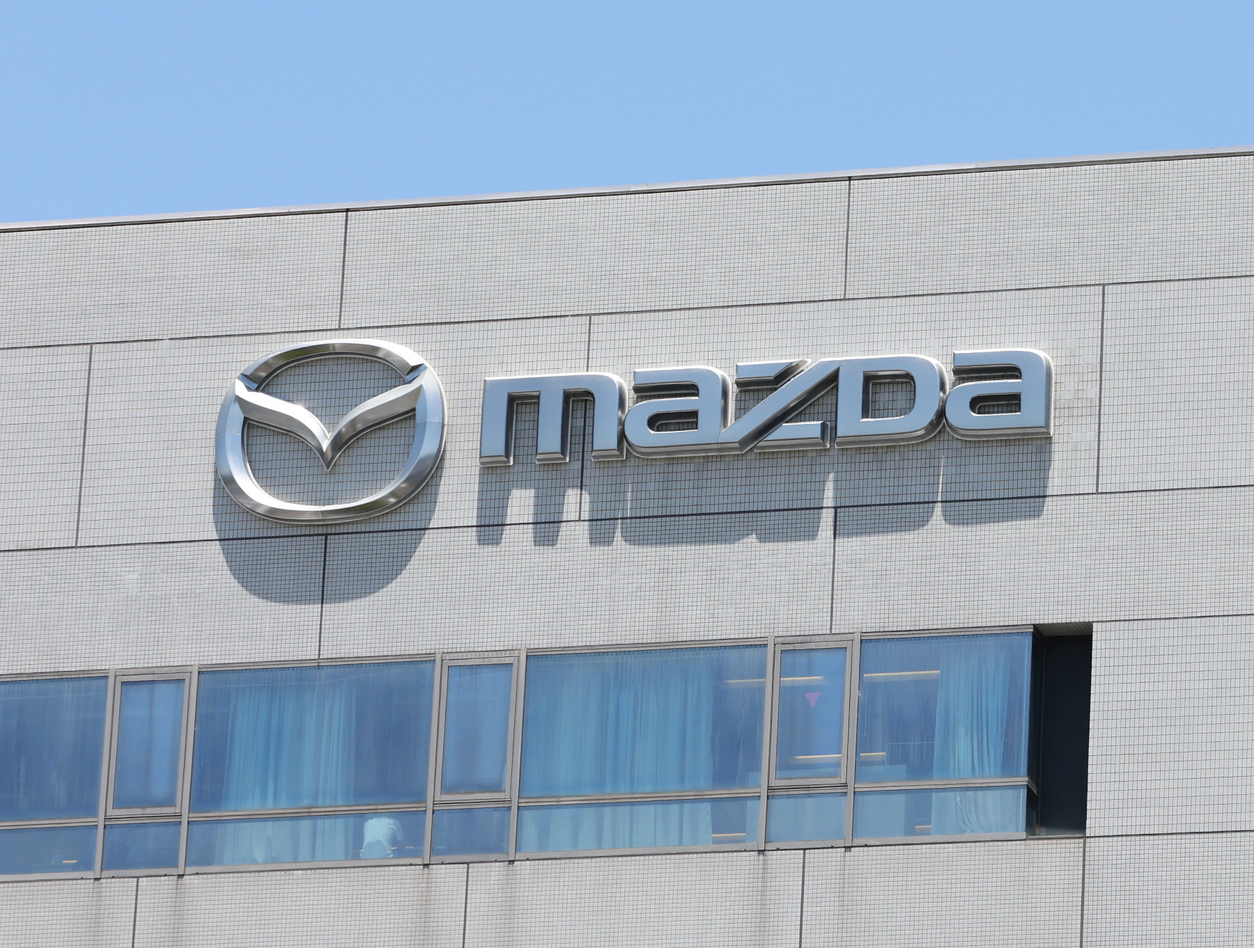 なぜ「マツダ」を「MAZDA」と書くの？ 実は深い理由があった