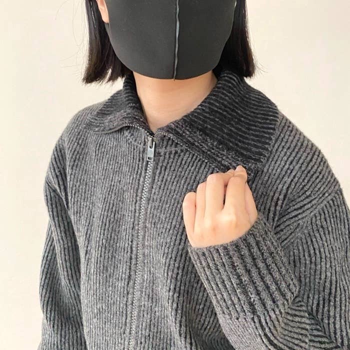 ユニクロの「ふんわりニット」が最高に良すぎた…！ゆるっと着られて 
