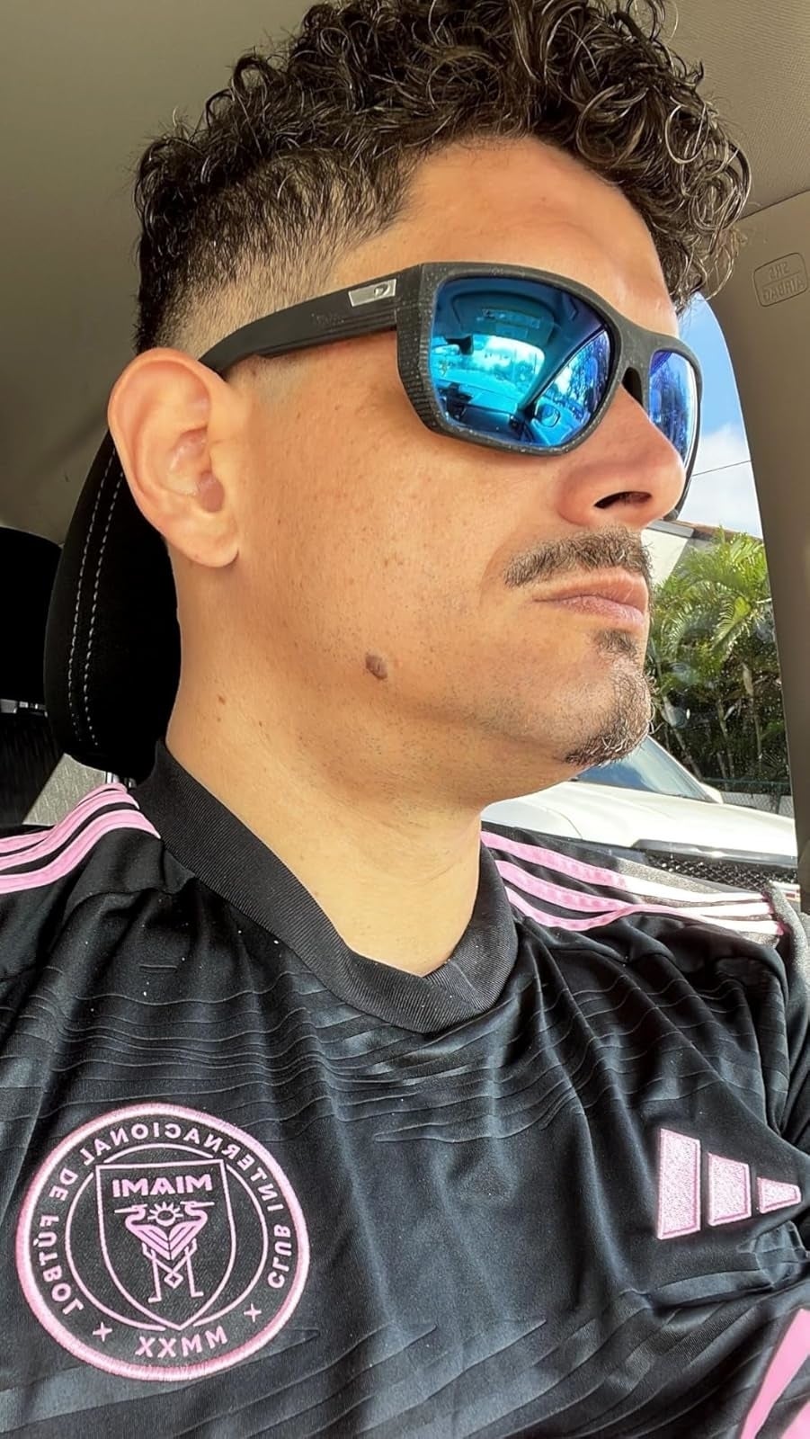 Reviewer with a freshly shaven face