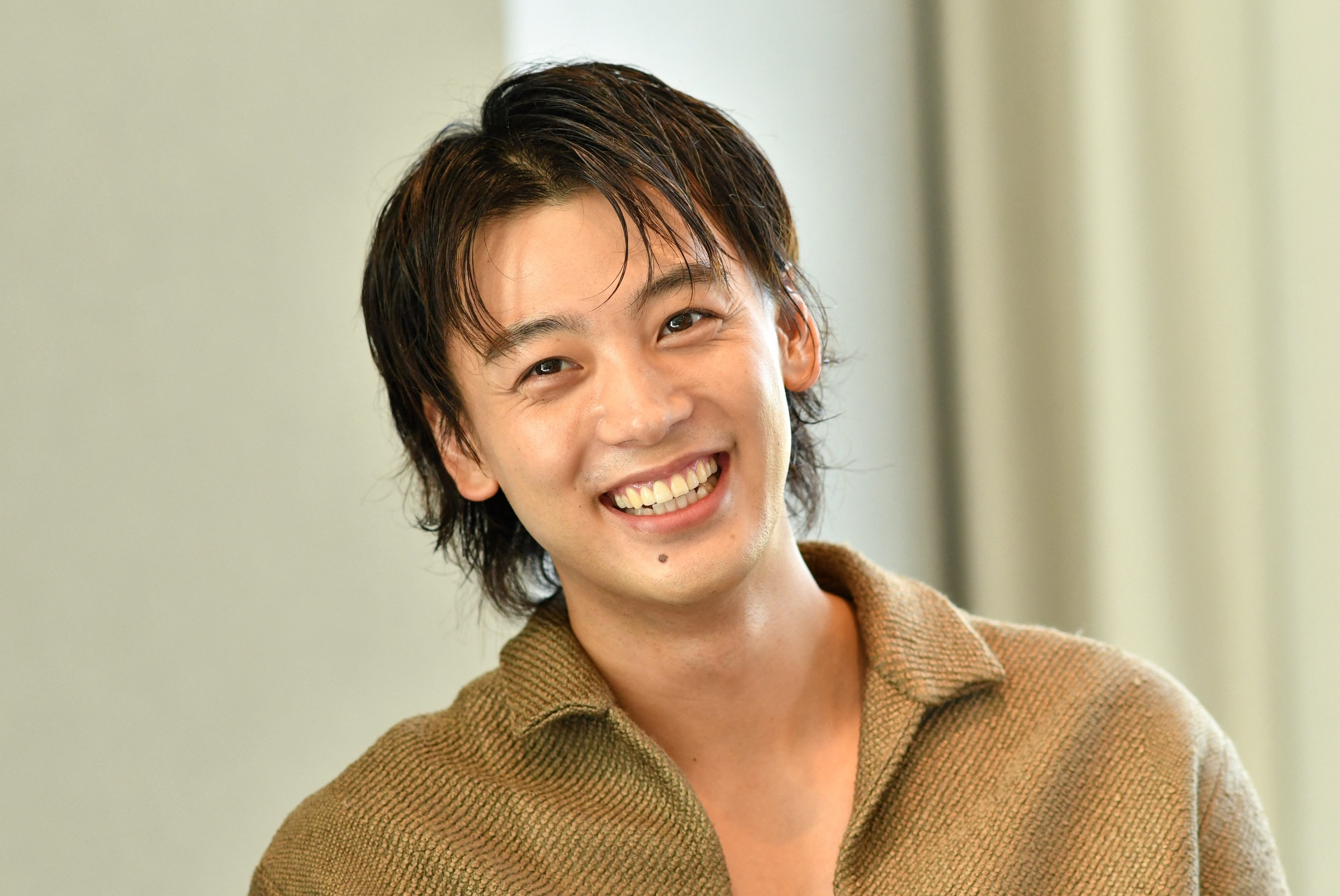 竹内涼真、「最高のふたり」との“再会”ショットを披露→「やばいやばい