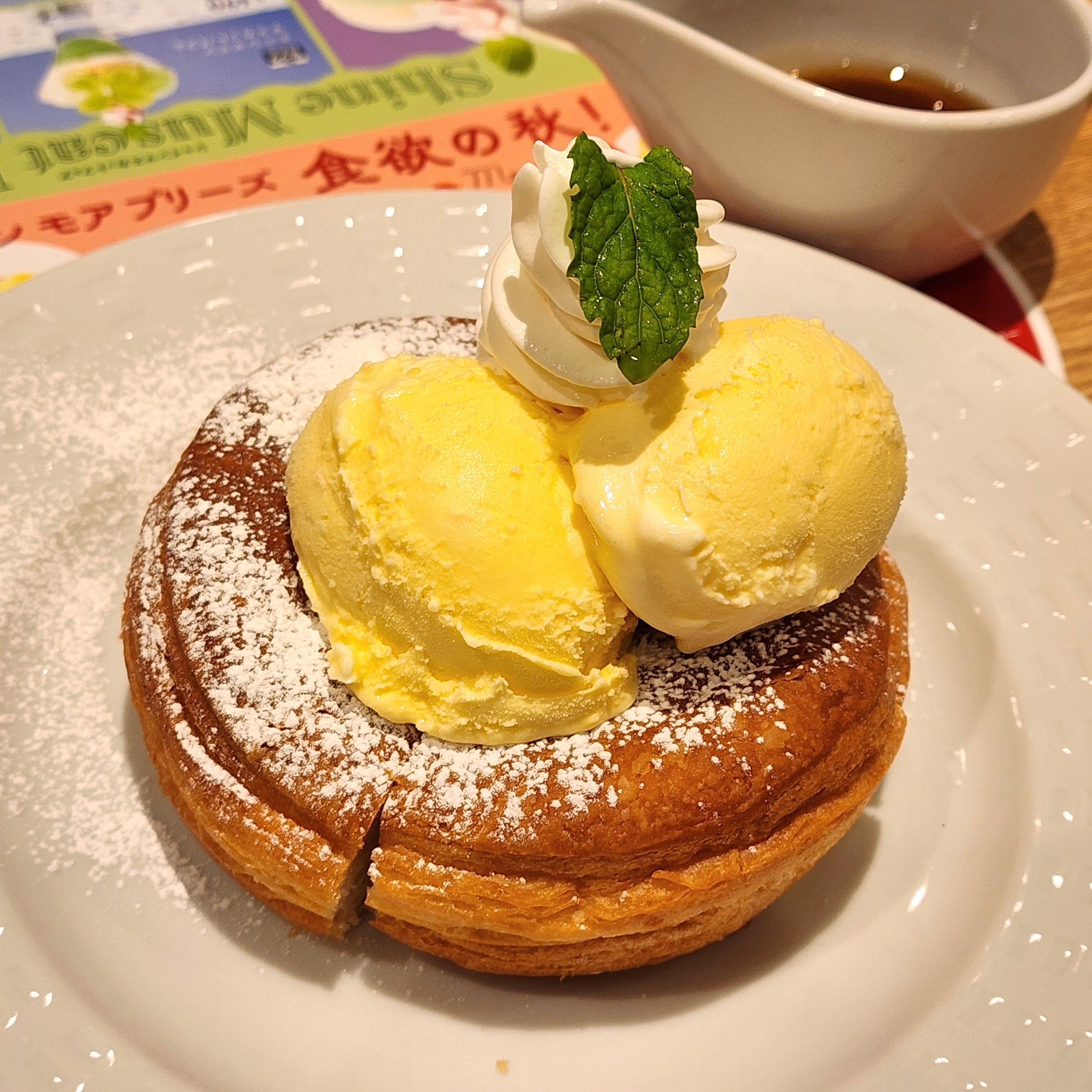 ココス】「必ず食べる」コメダみたいな“てんこ盛りスイーツ”がたまらない！