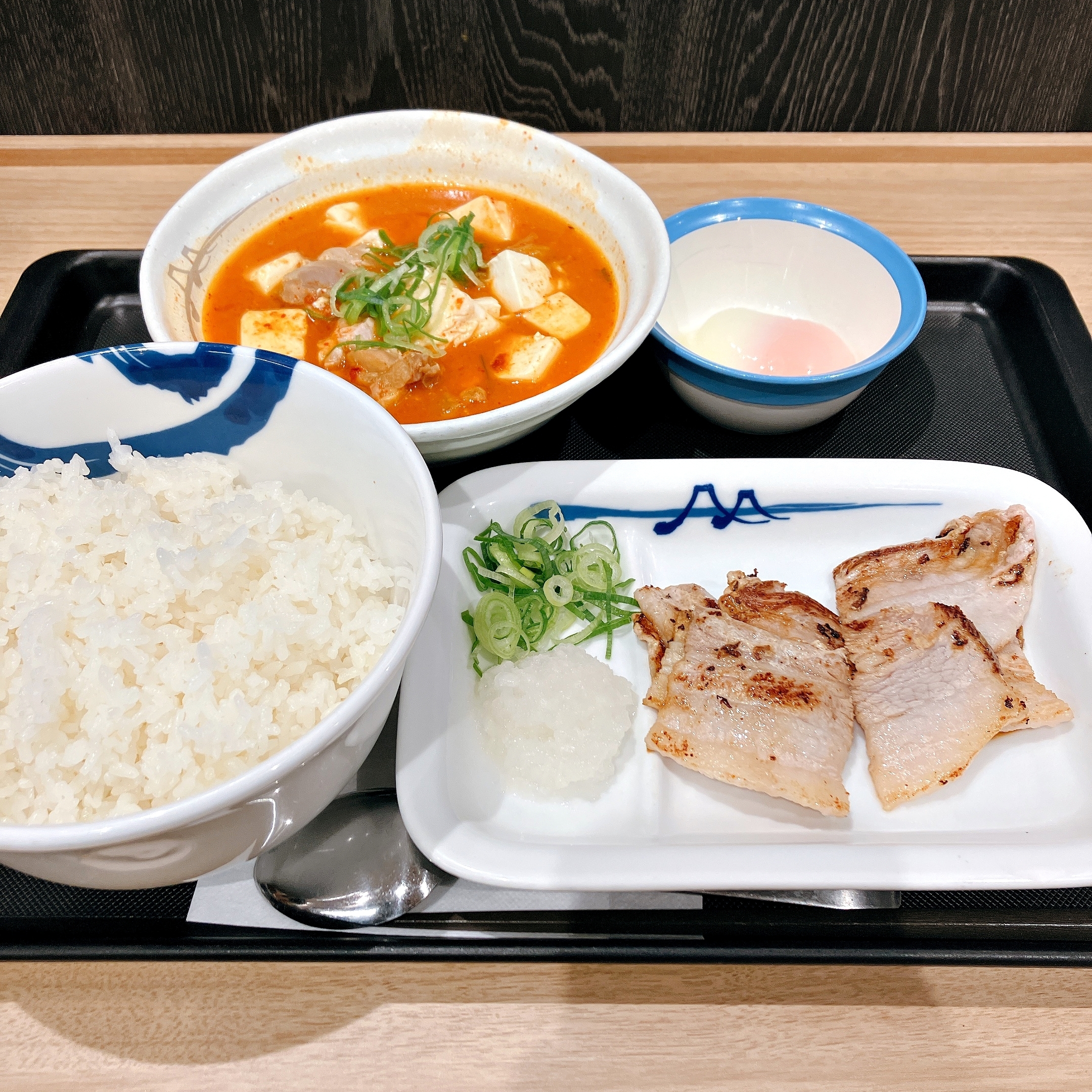 松屋】1100kcal超えの「韓国料理屋さんみたいな定食」辛いもの好きには