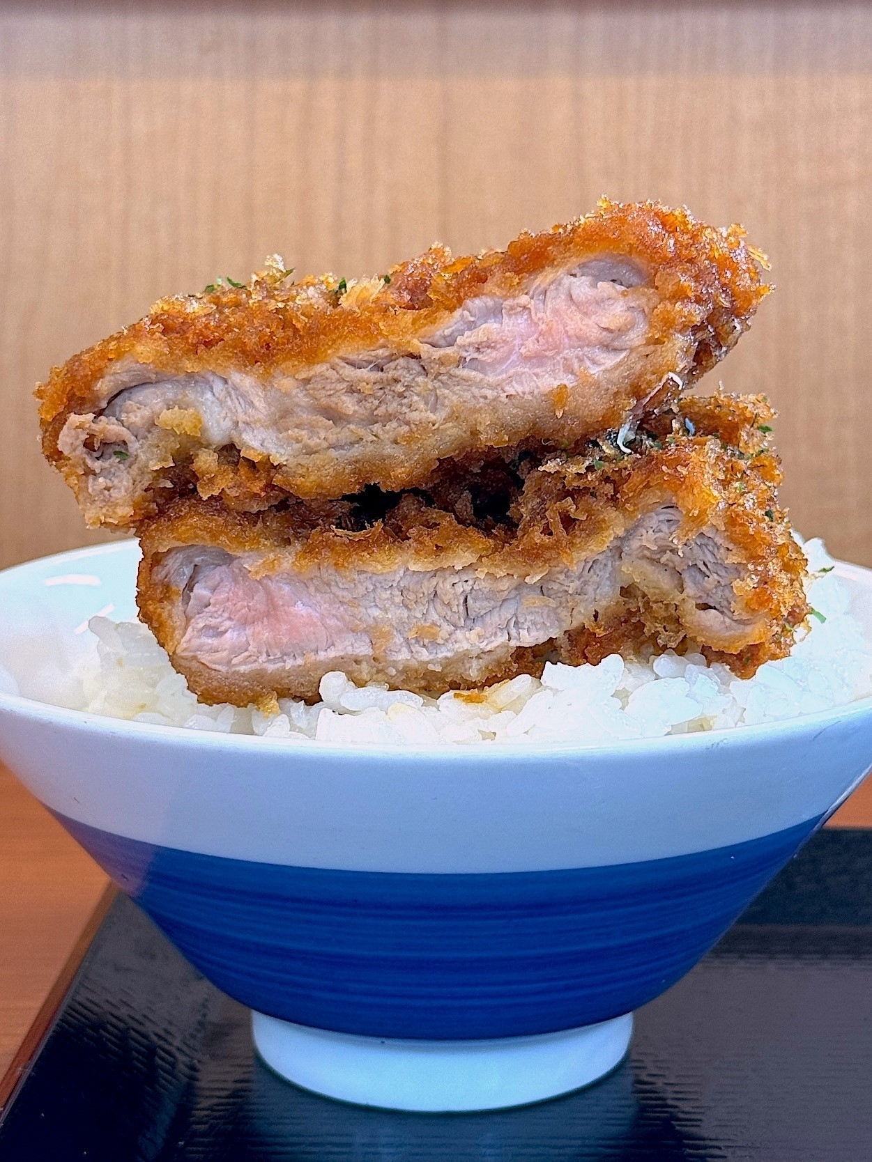 かつやのおすすめメニュー「タレカツ定食」