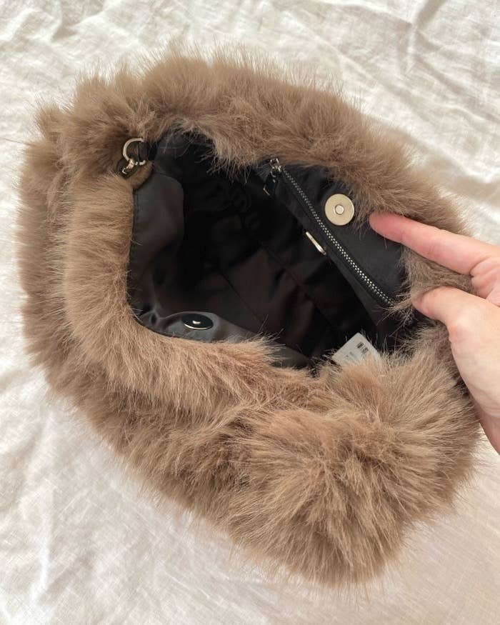 ZARA うさぎみたい ふわっふわなフェイクファー フード付きベスト XS 